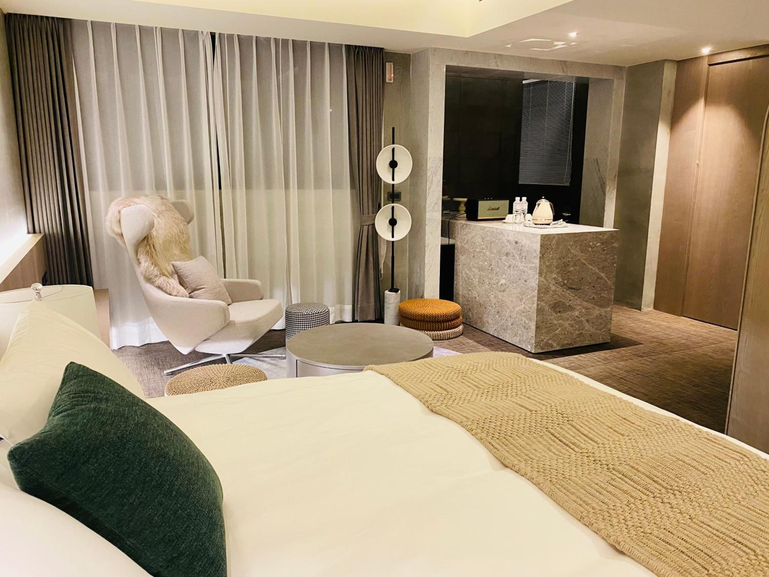 Queen Room