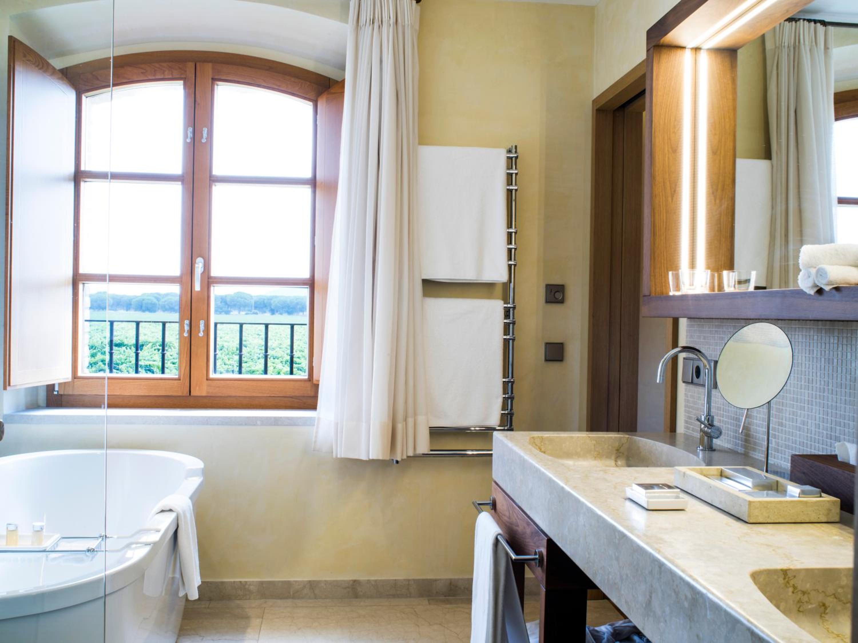 Superior Twin Room with Spa Access  photo 2