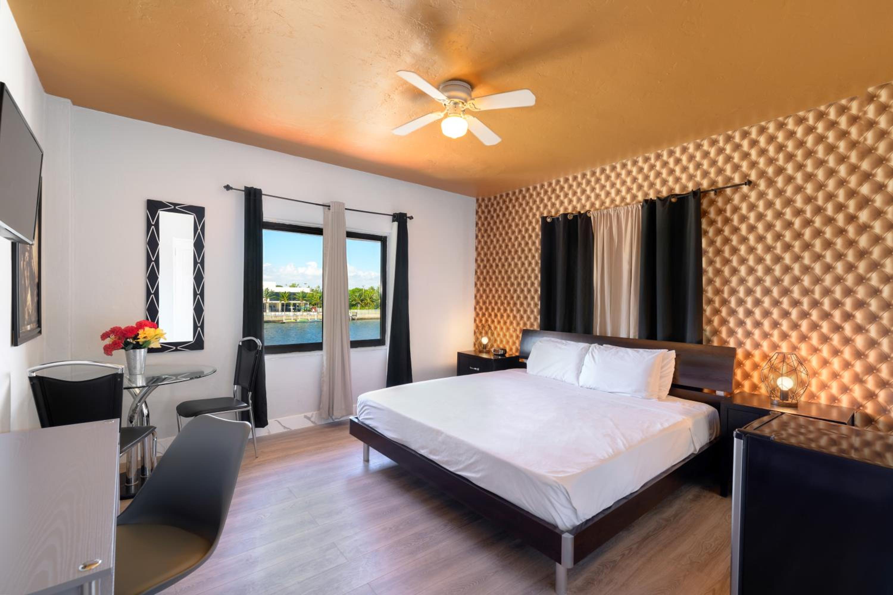 Superior King Room (Fully Renovated)