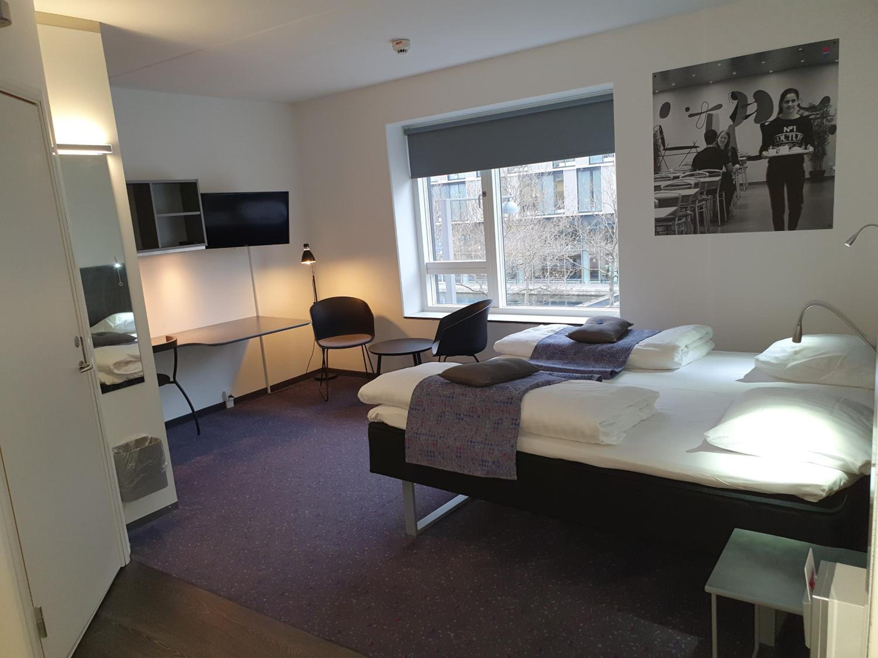 Large Apartment - Photo 1