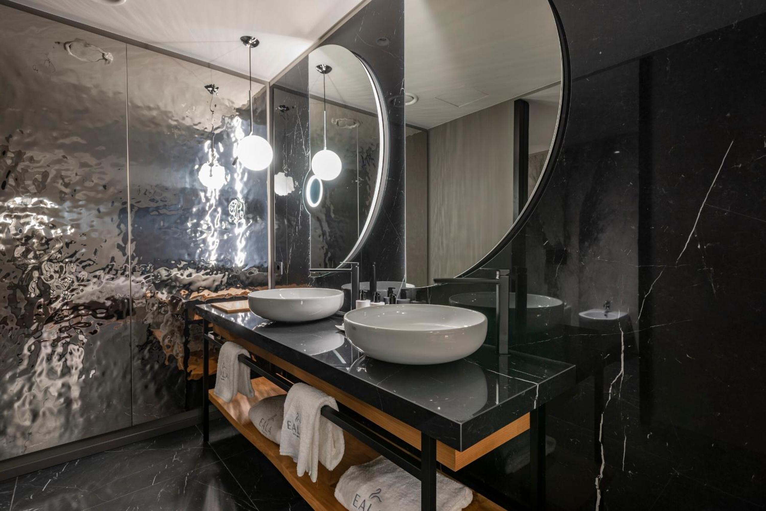 Suite with private Spa and Lake View - Photo 2