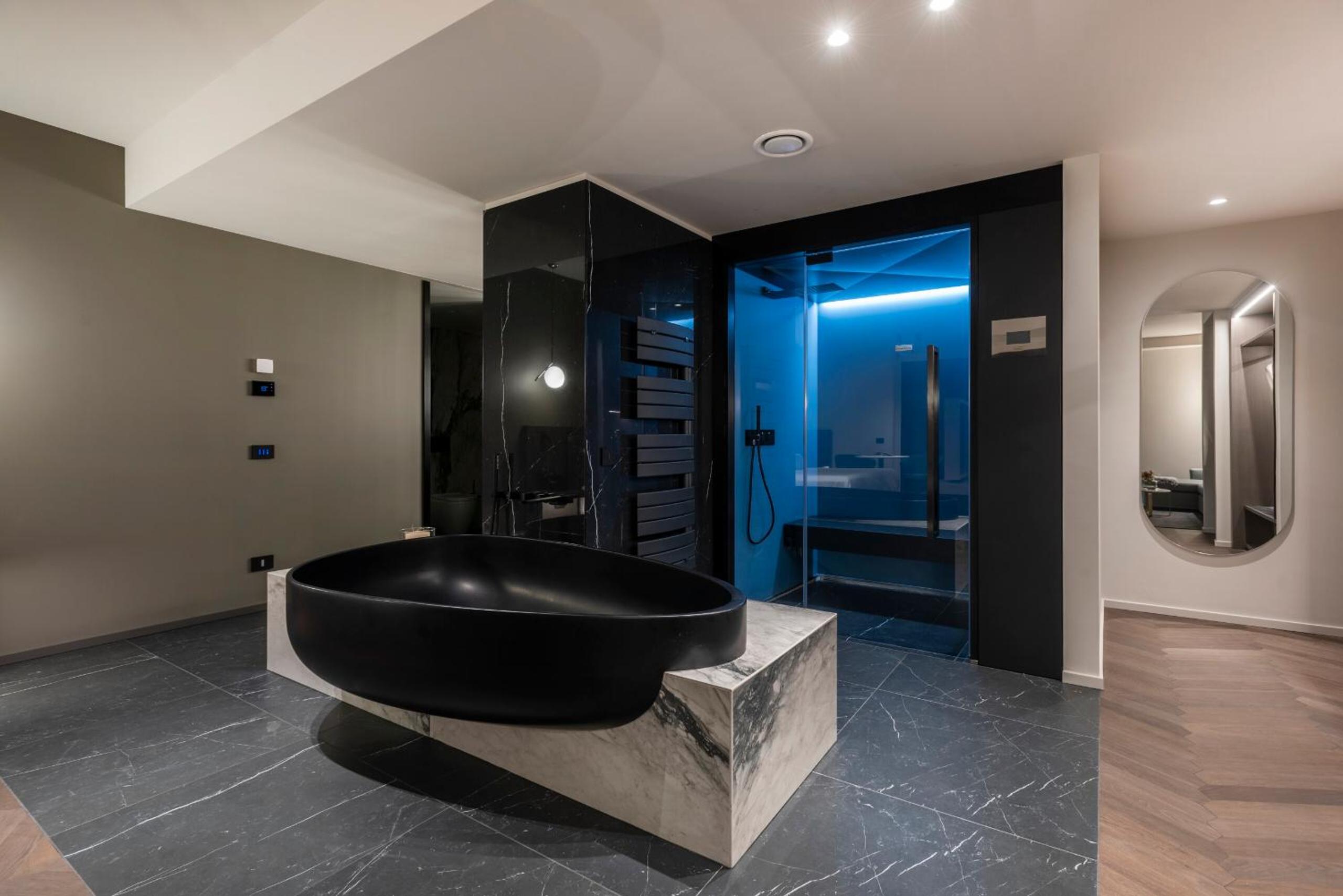 Suite with private Spa and Lake View - Photo 3