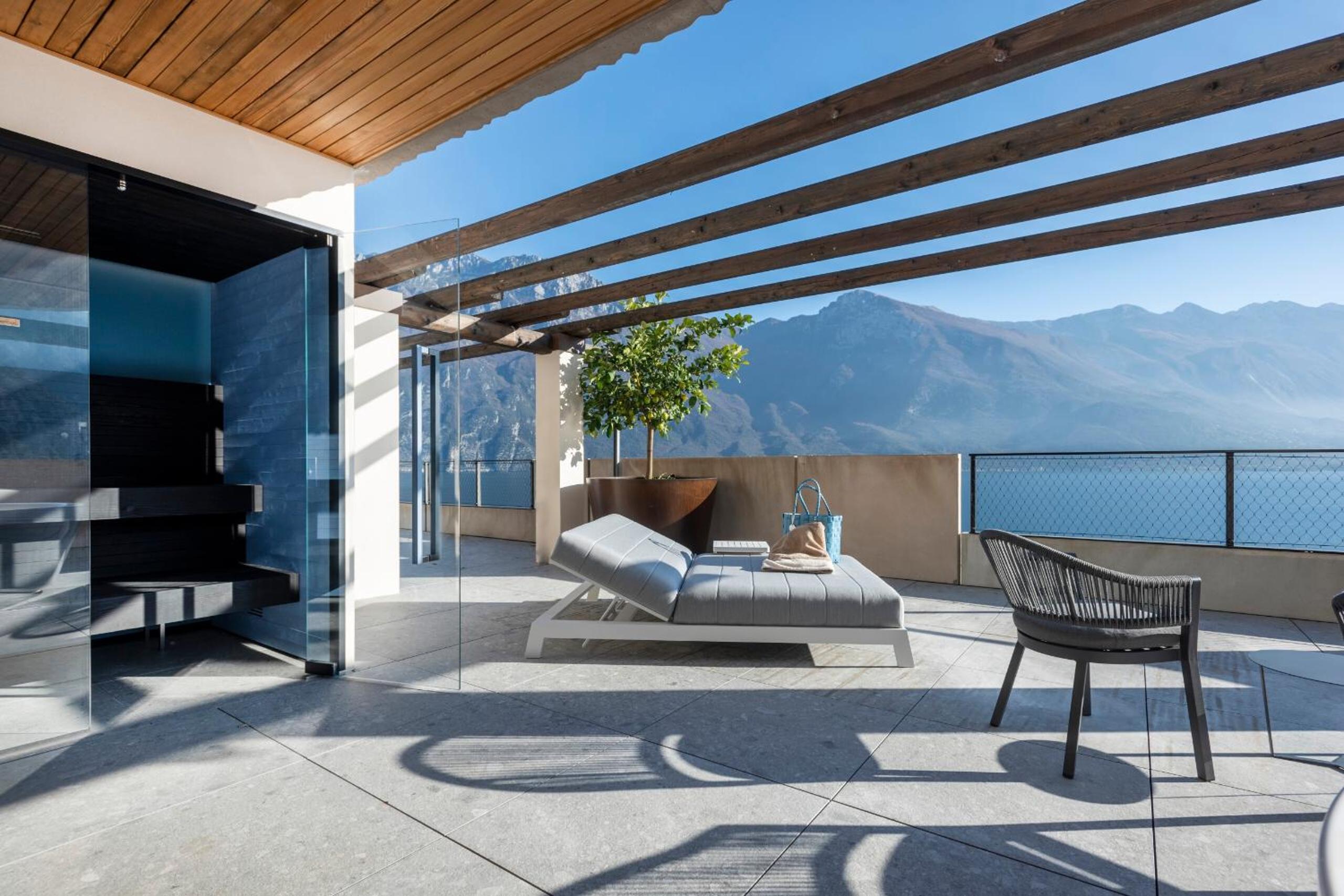 Suite with private Spa and Lake View - Photo 6
