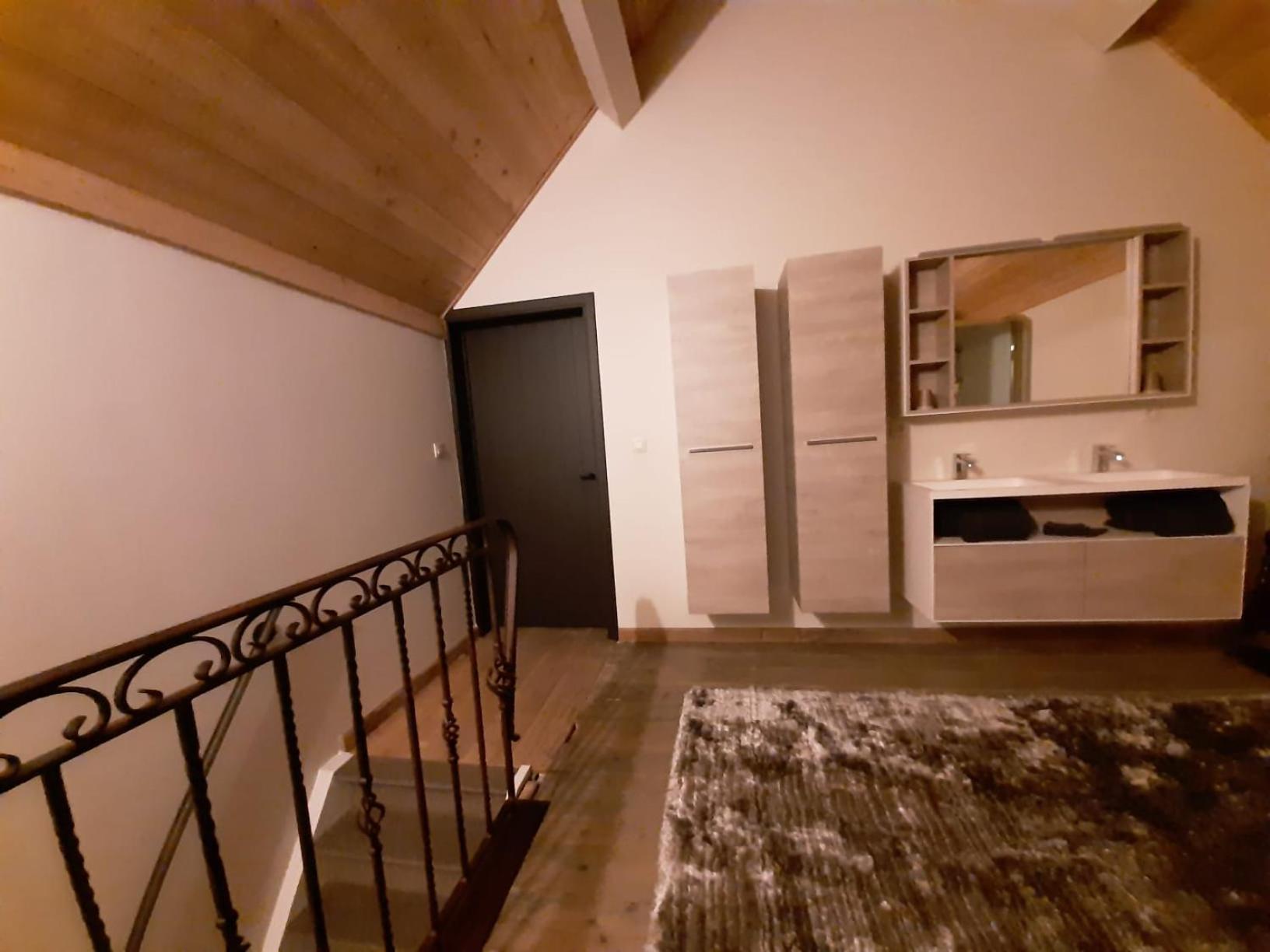 One-Bedroom Villa - Photo 3