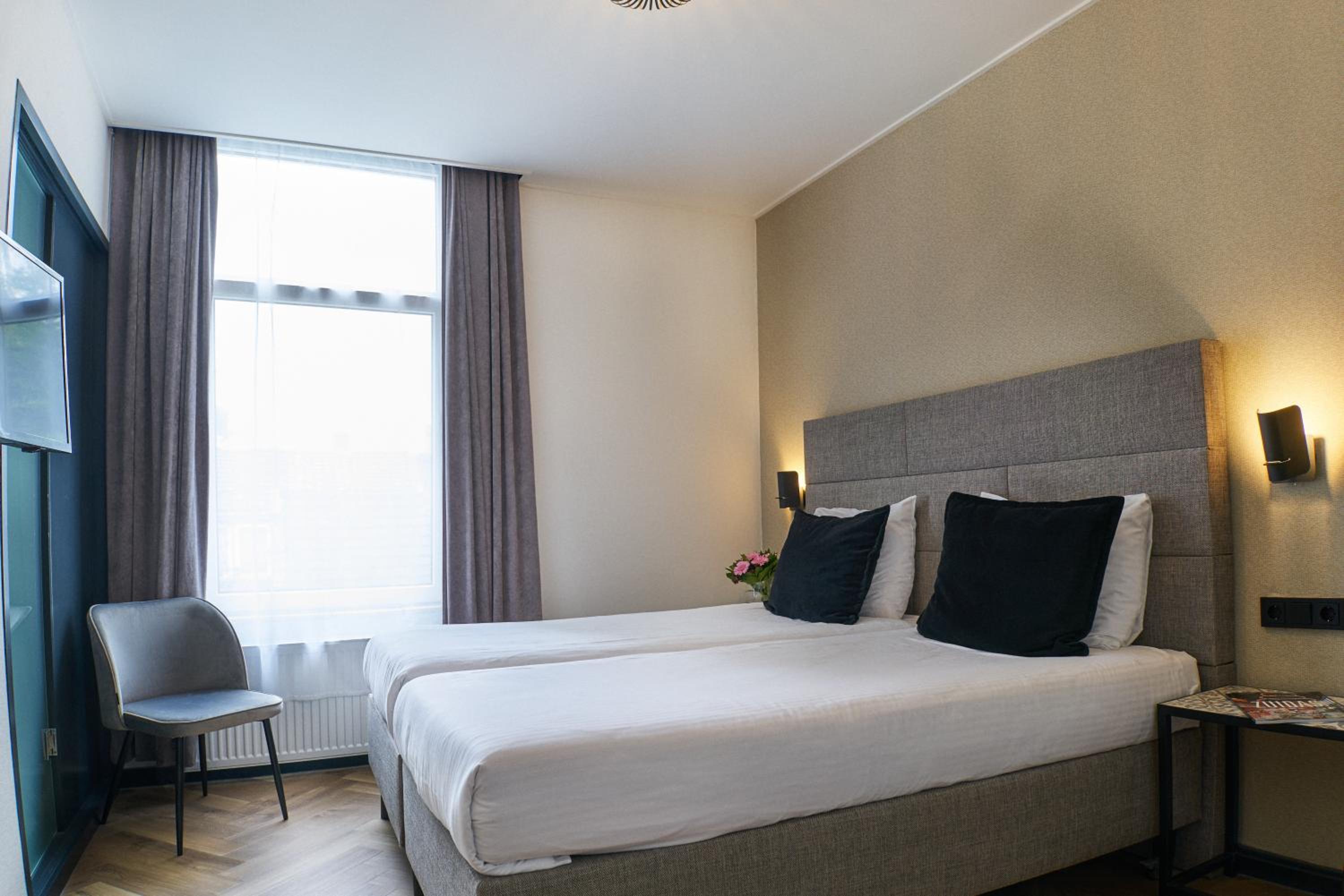 Twin Room - Photo 5
