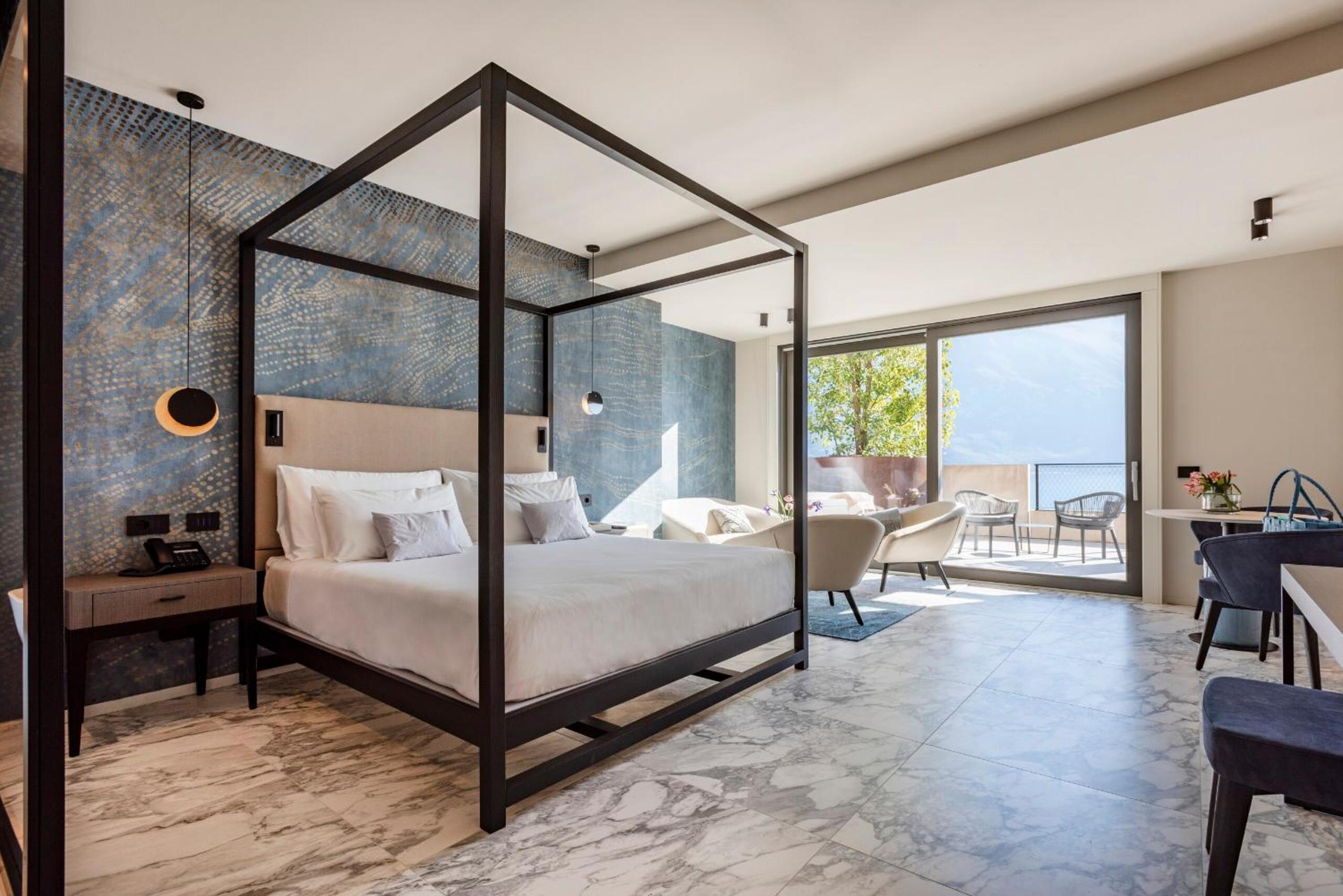 Deluxe Junior Suite with Lake View - Photo 1