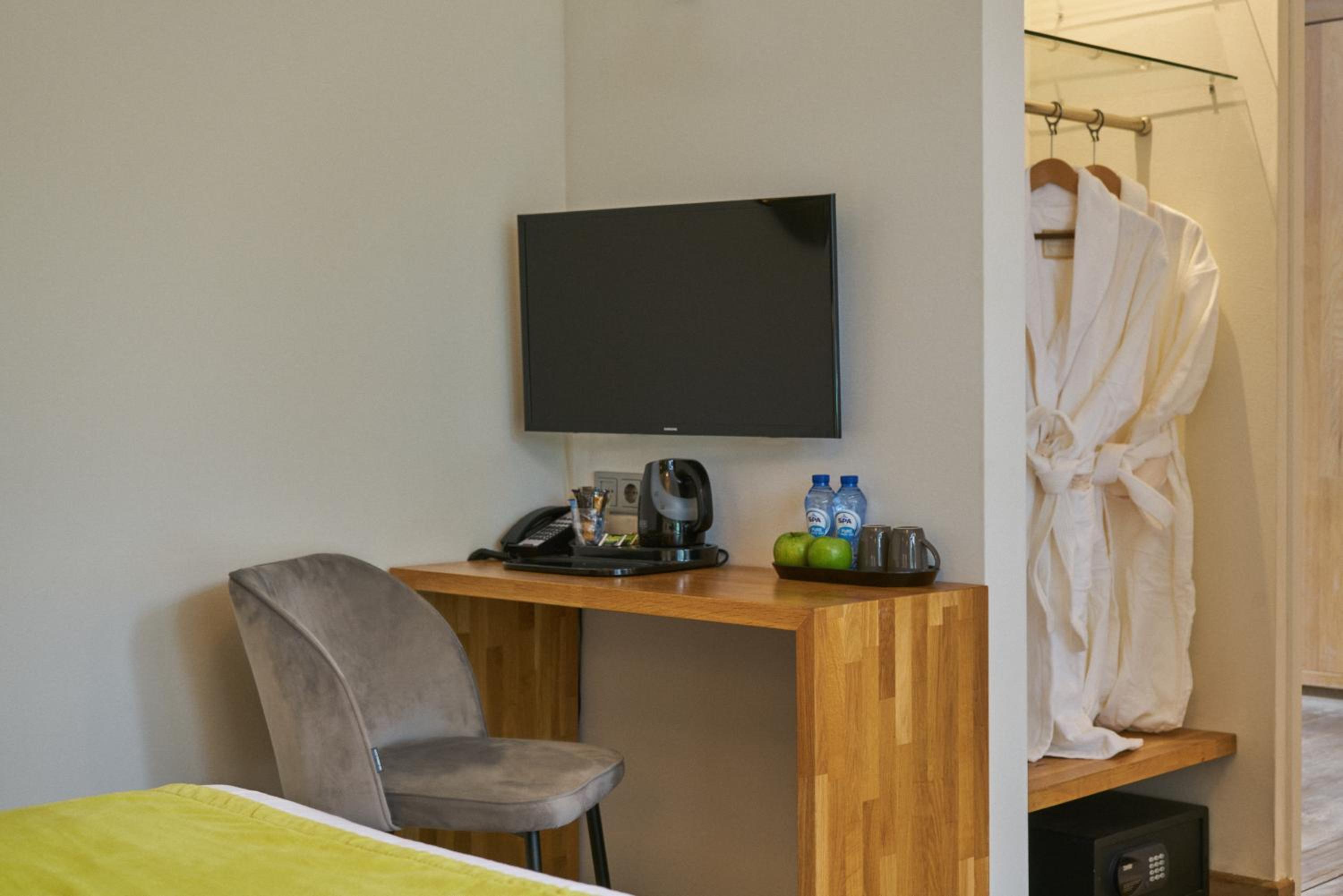 Twin Room with Terrace - Photo 15