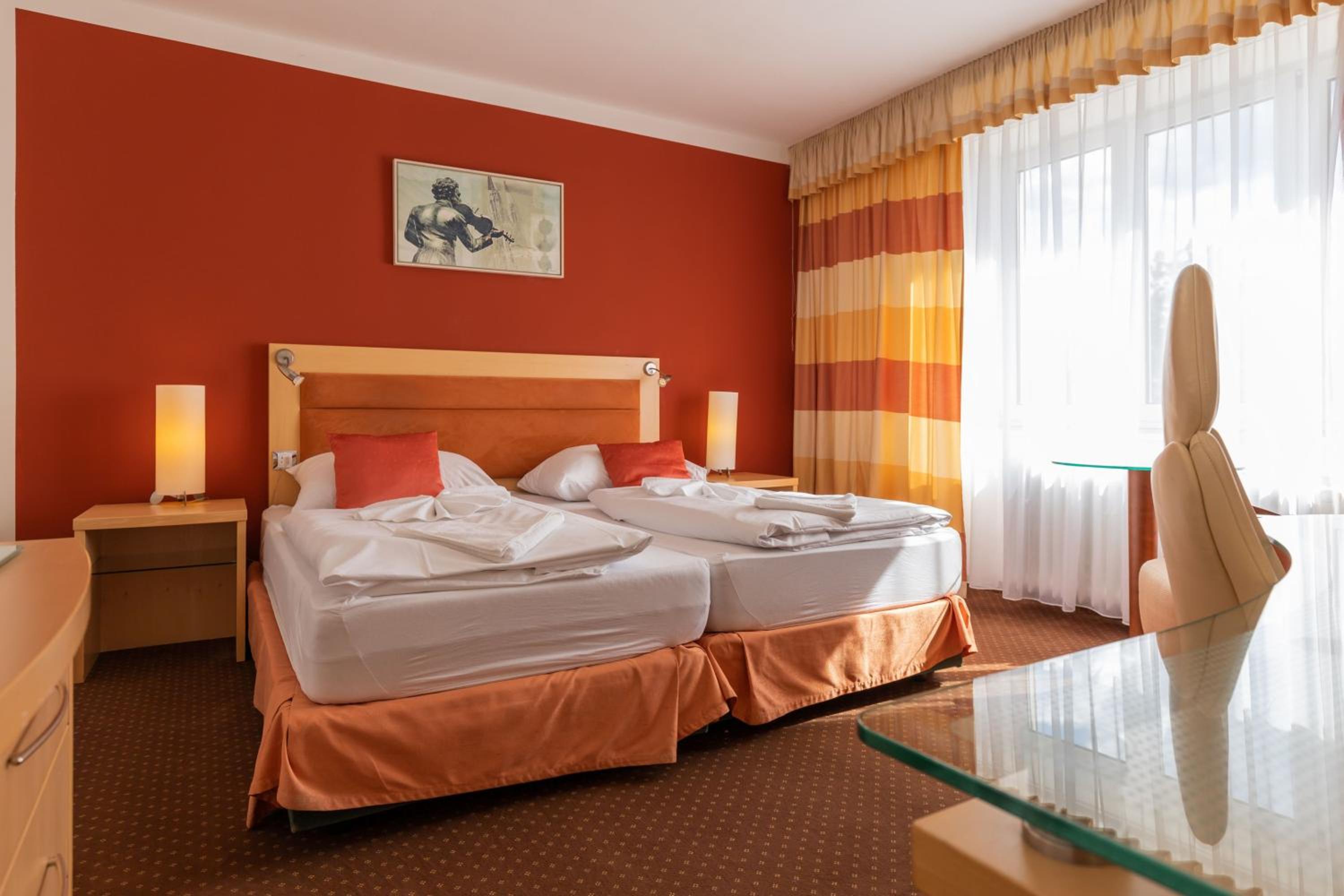Superior Double or Twin Room - Photo 6