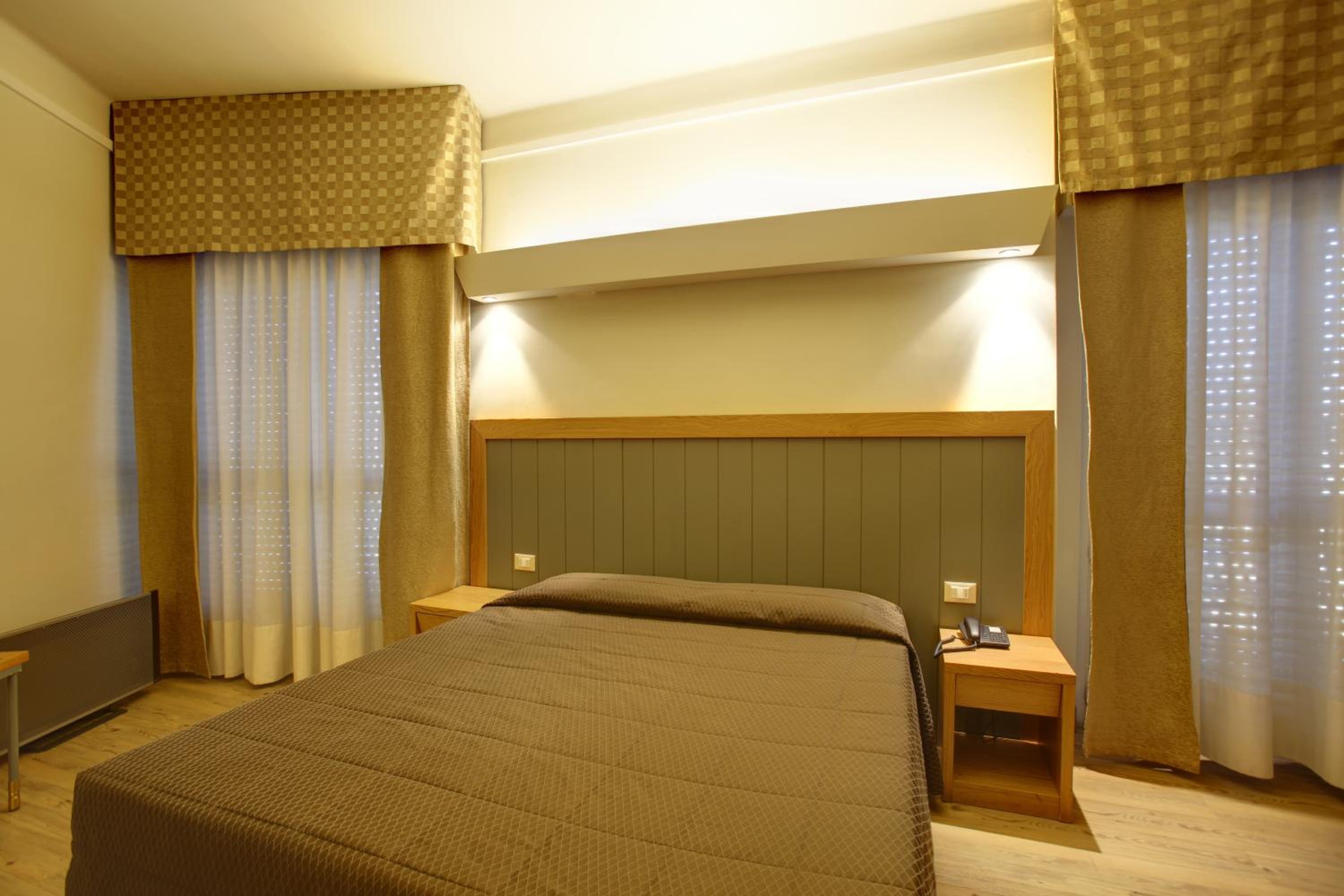 Double Room - Photo 6