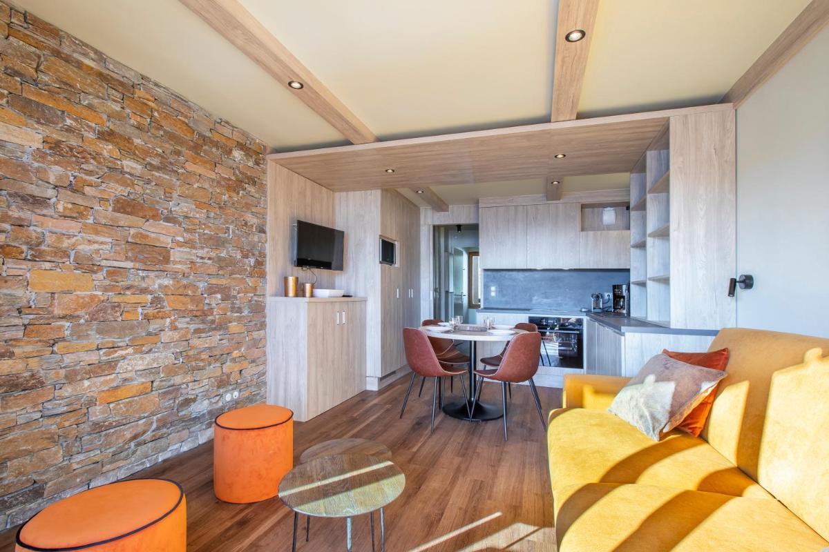 One-Bedroom Apartment - Photo 3