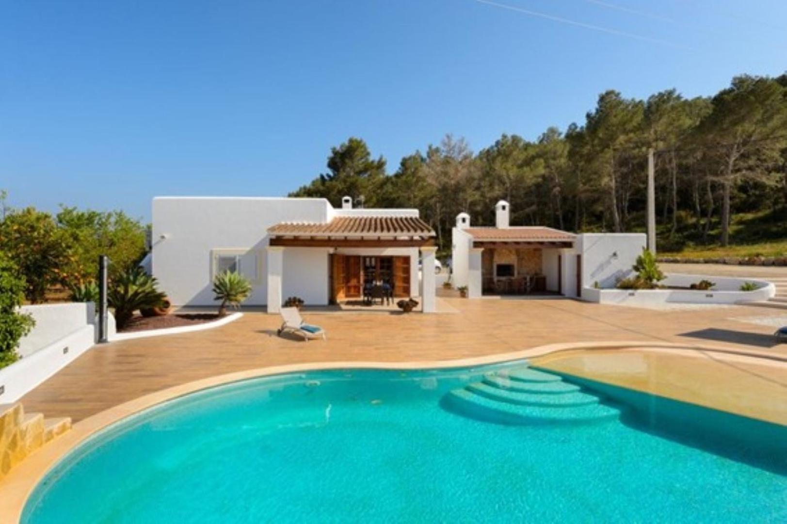 Villa photo 3
