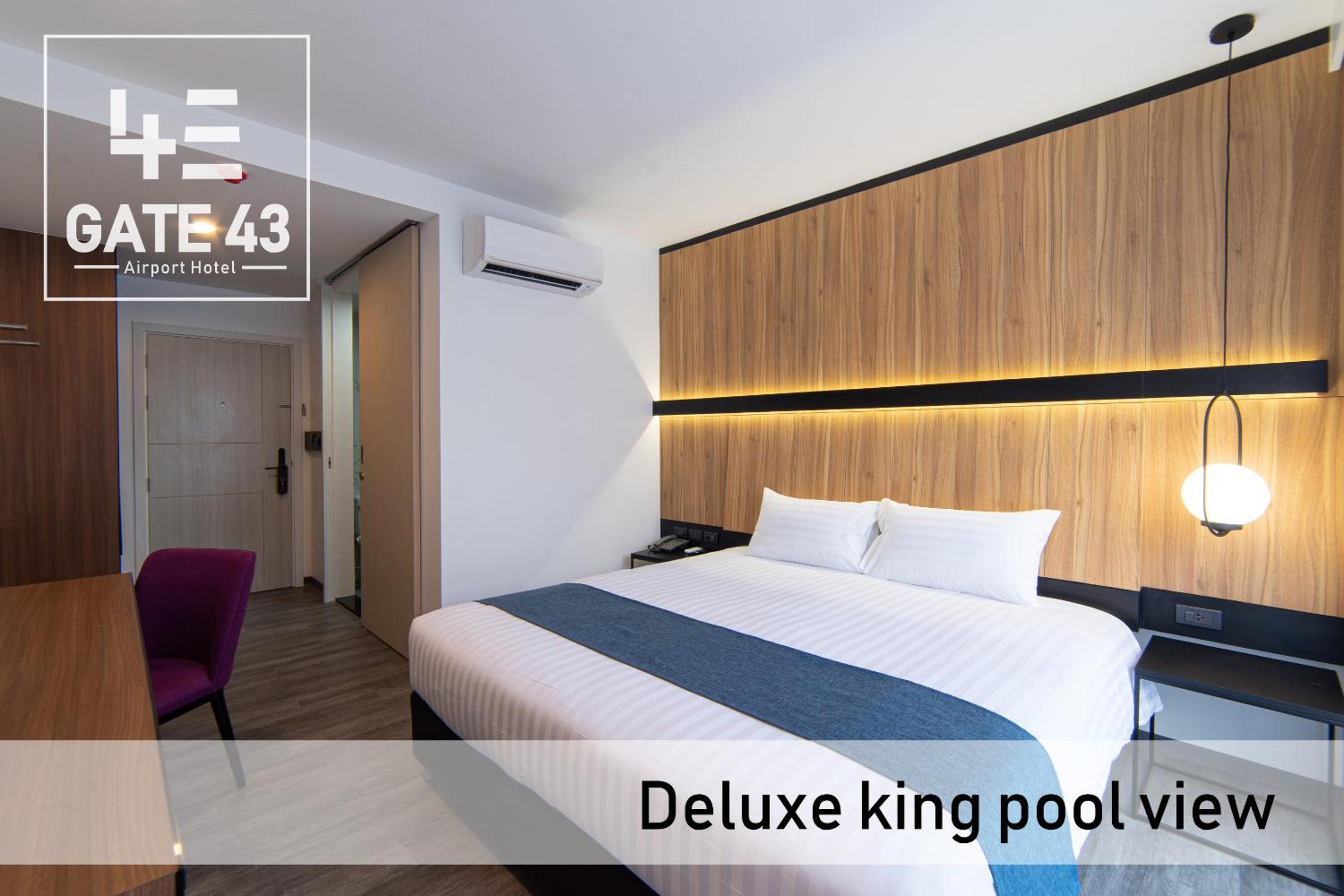 Double Room with Pool View - Photo 6