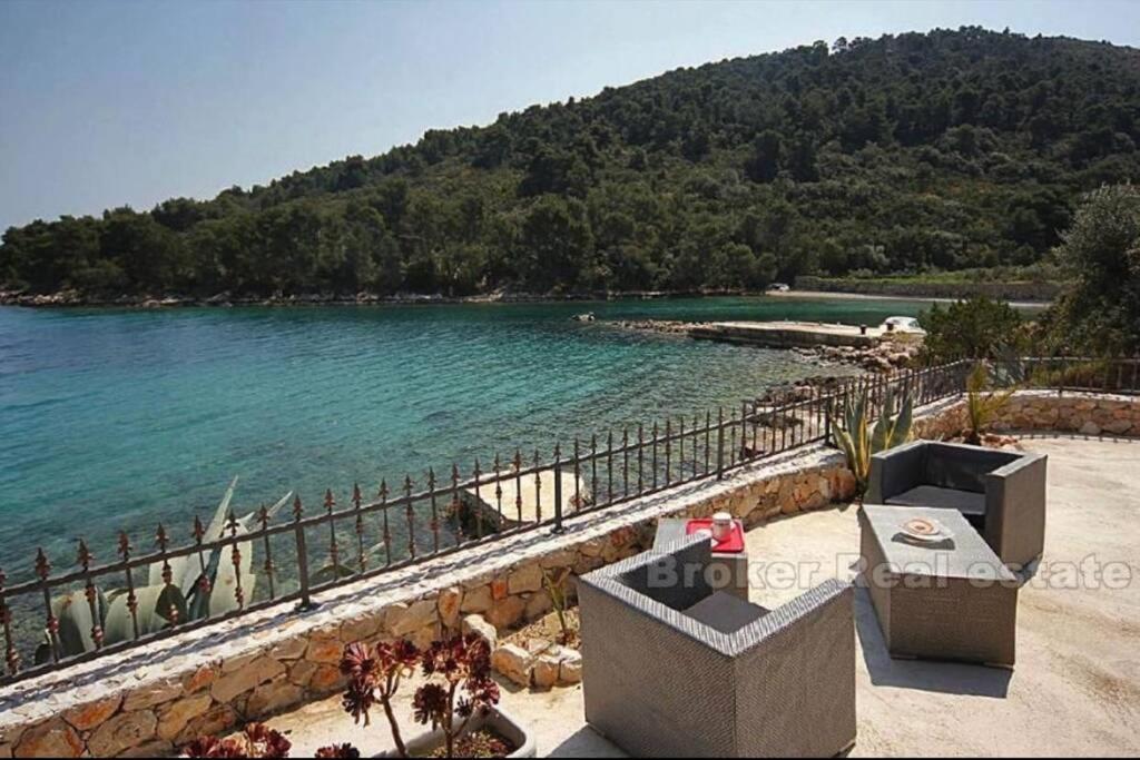 Villa - Beach Front - Photo 14