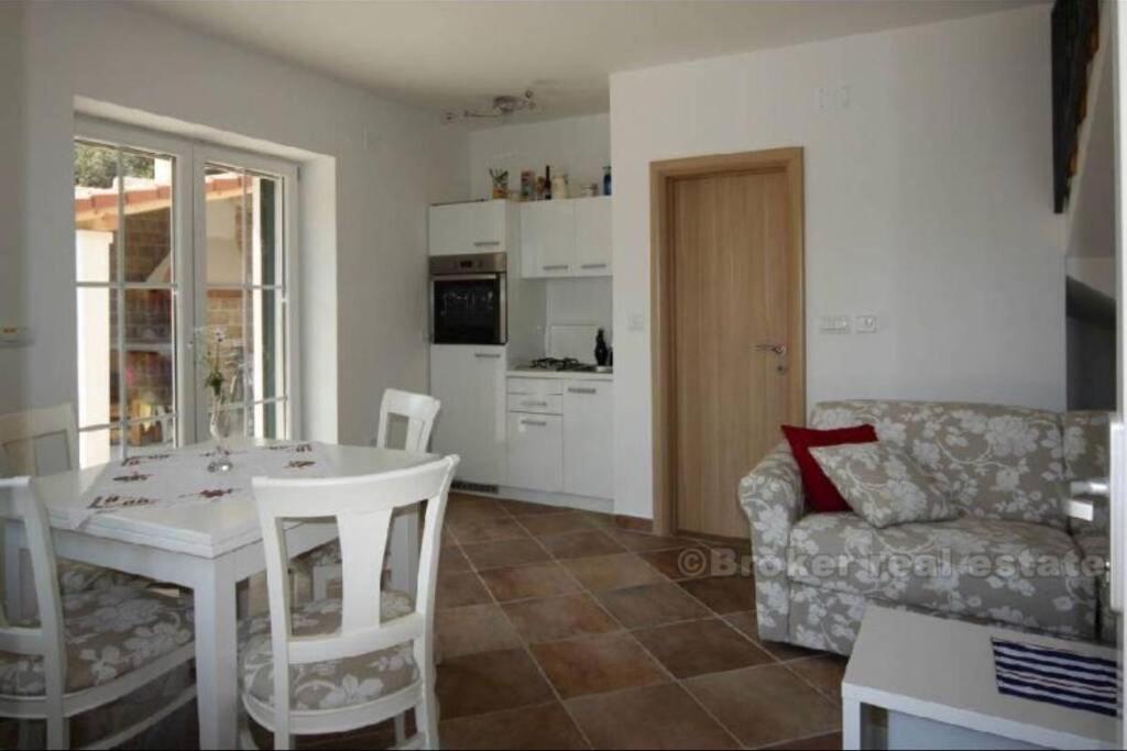 Villa - Beach Front - Photo 22