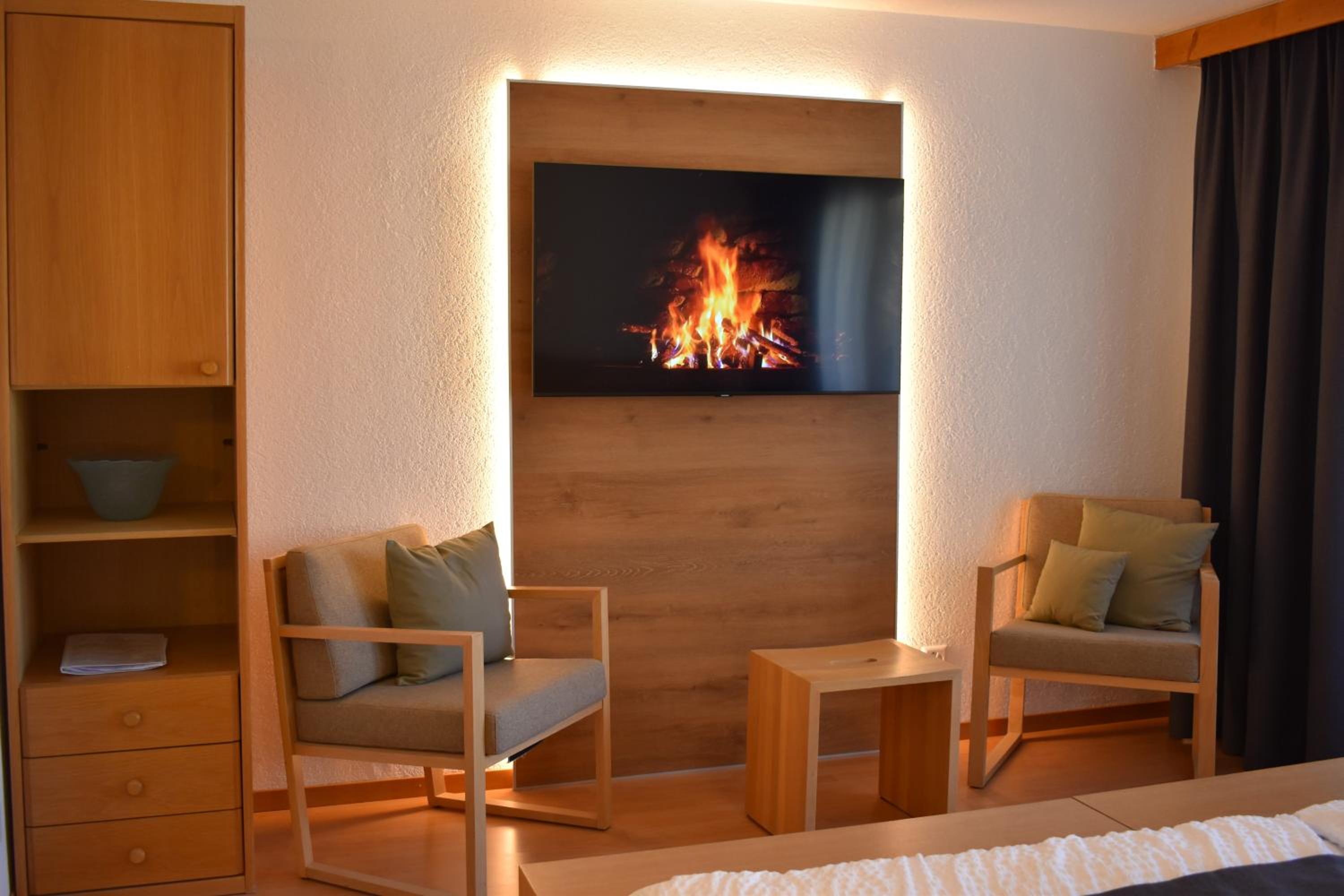 One-Bedroom Apartment with Balcony photo 2