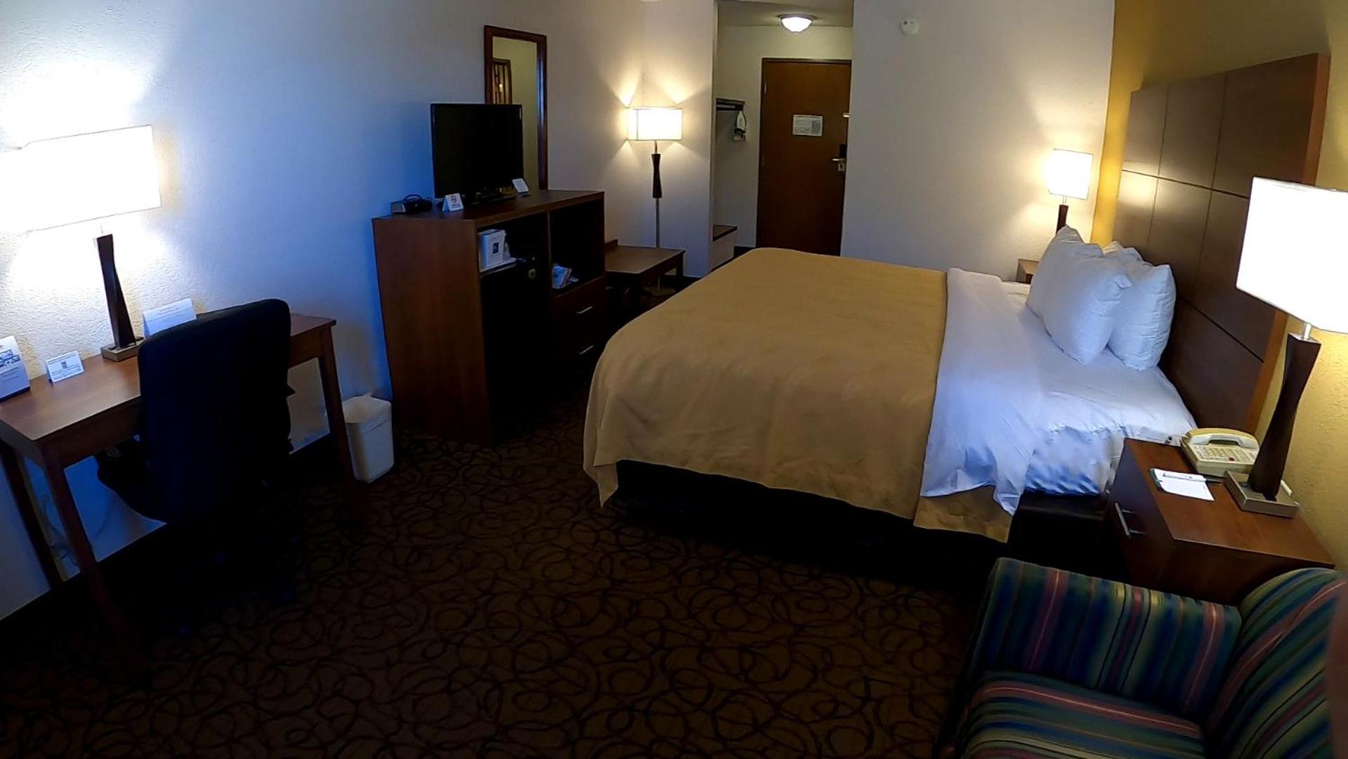 Standard King Room - Non Smoking photo 3