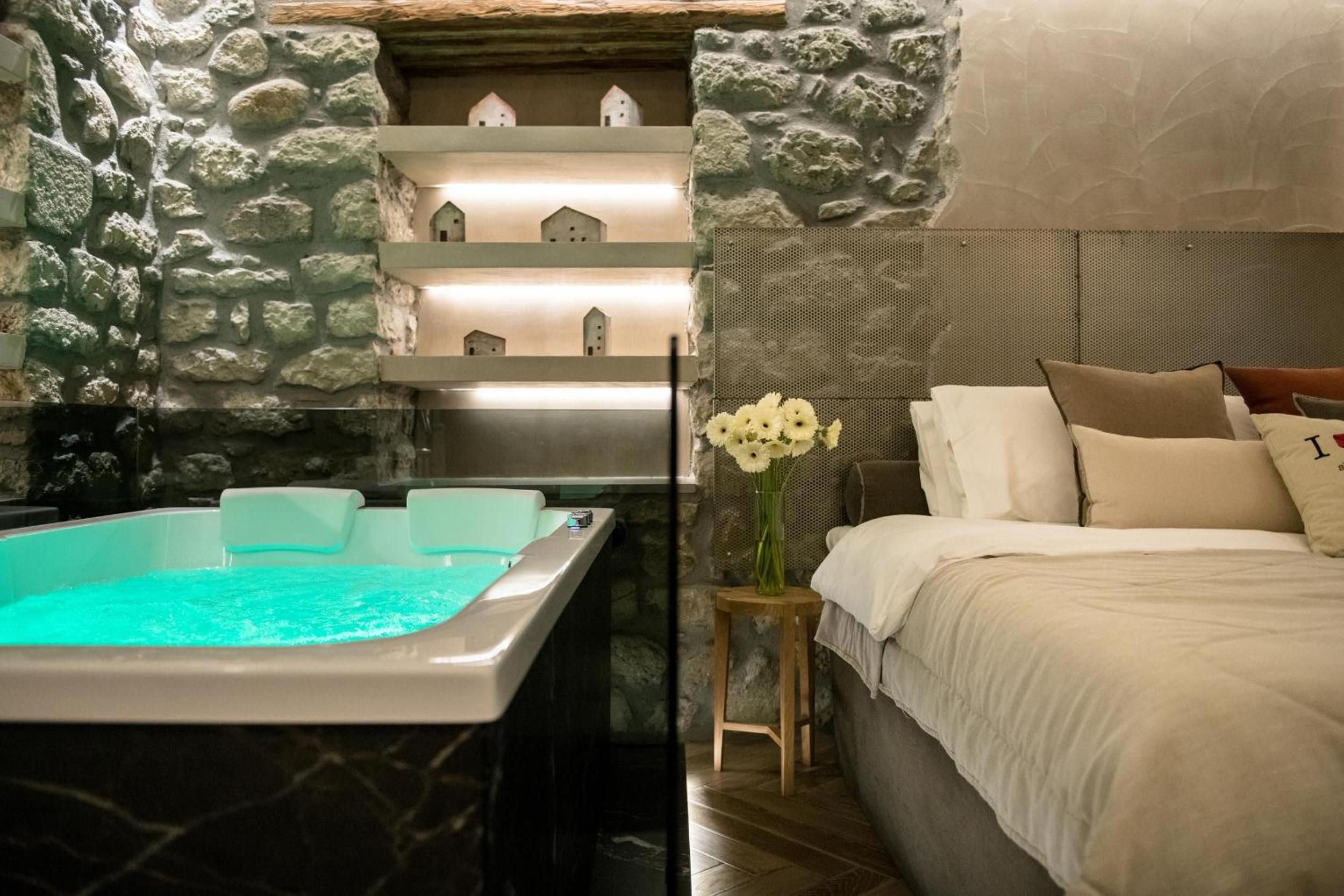  The Stone Room with Hot Tub - Photo 10