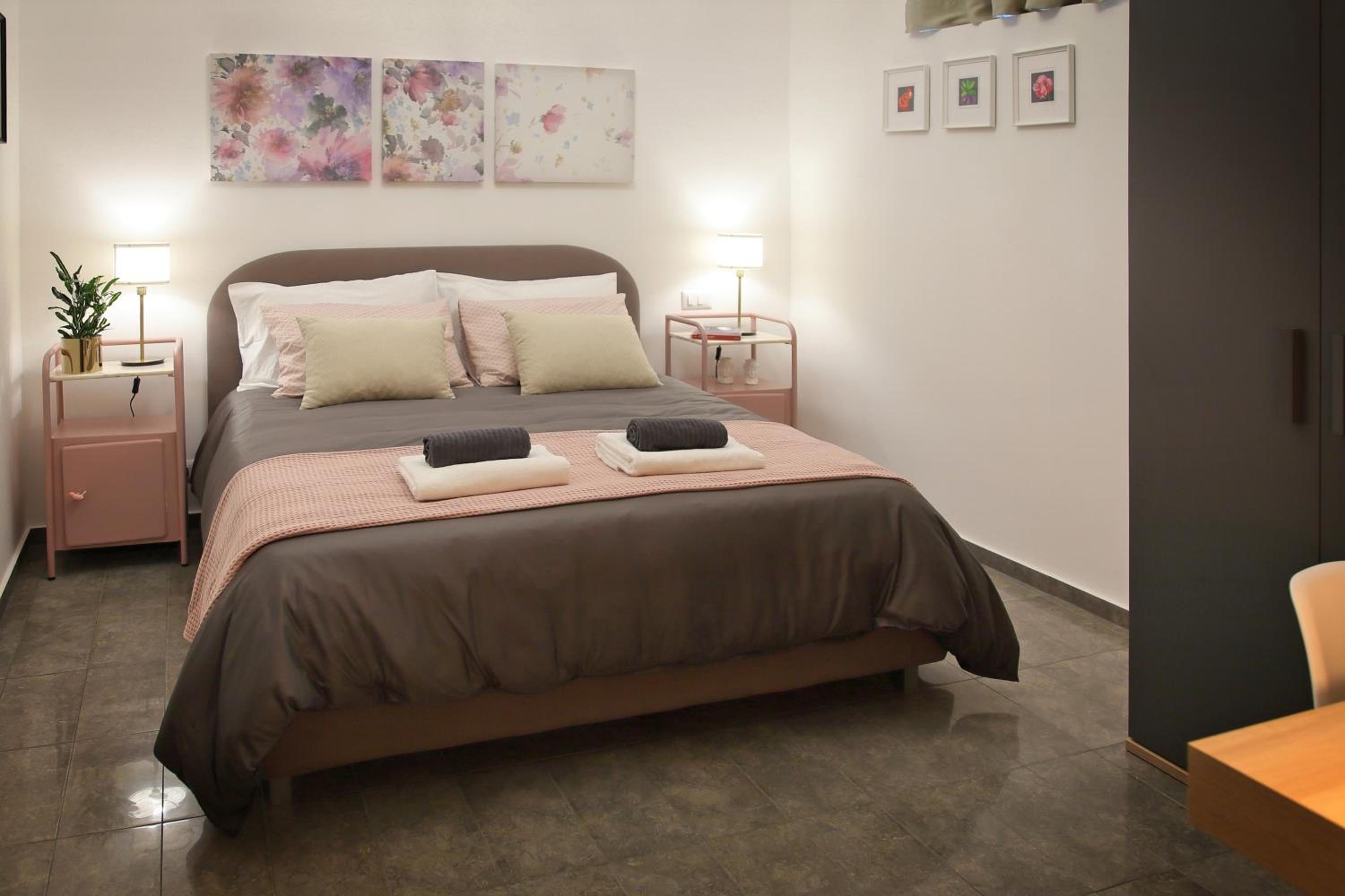 Standard Double Room - Photo 6