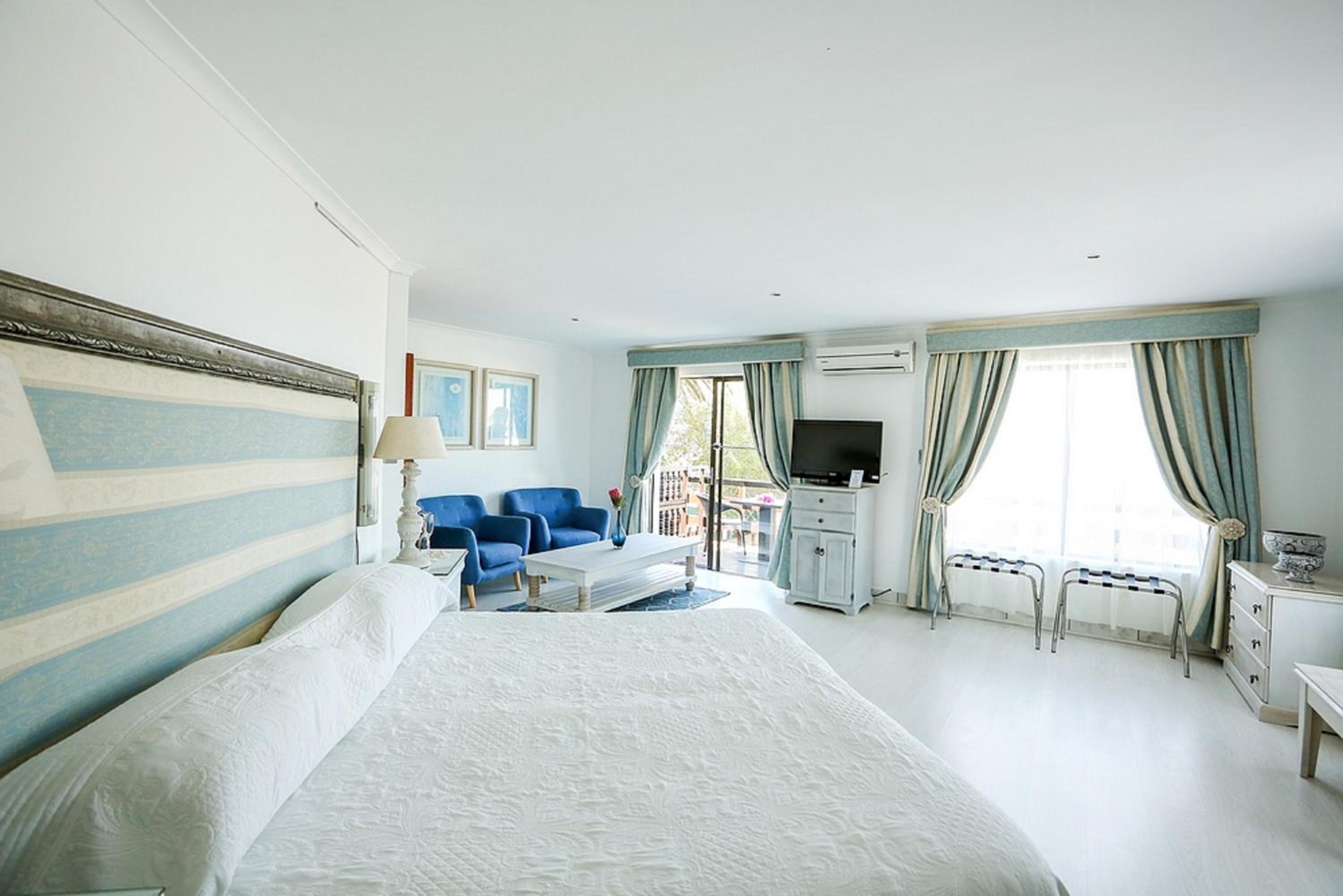 Annex First Floor Twin Suite