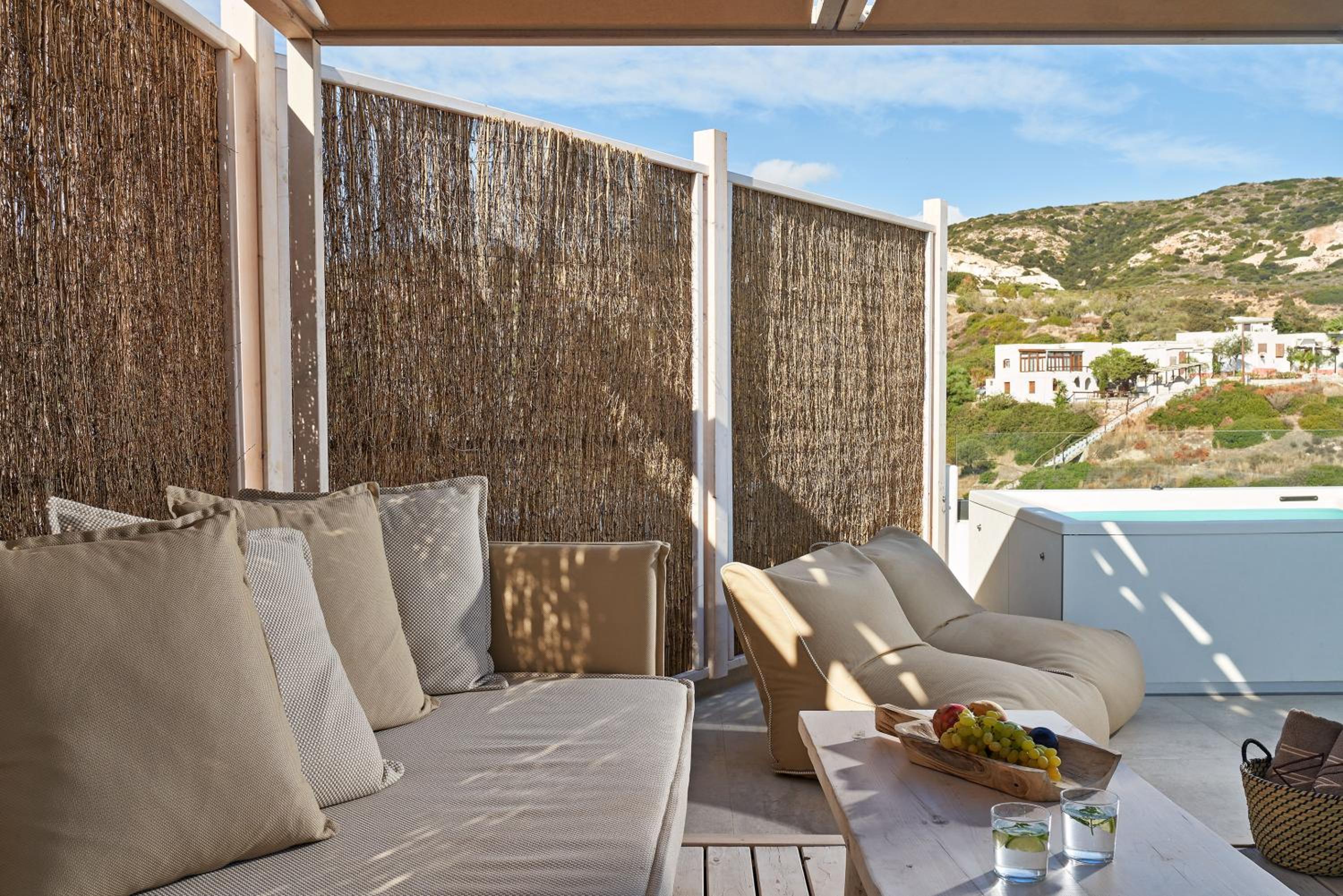 Deluxe Suite with Spa Bath - Photo 16