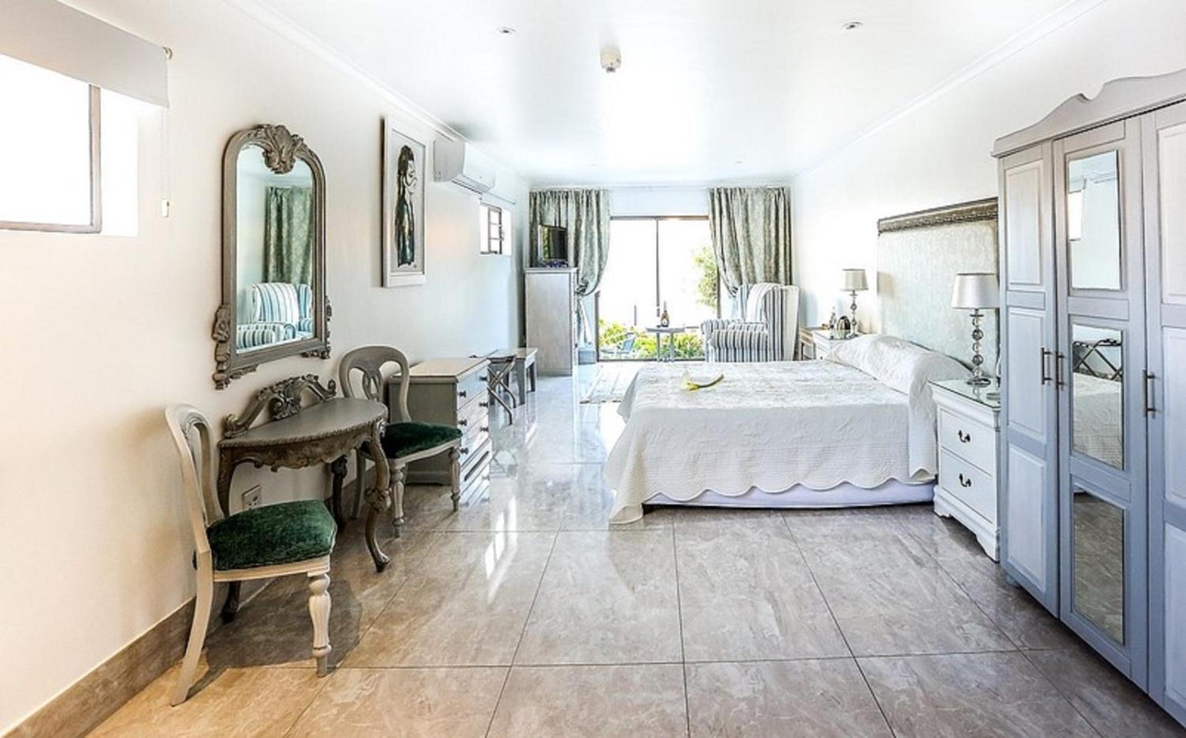 Executive Suite with Garden View