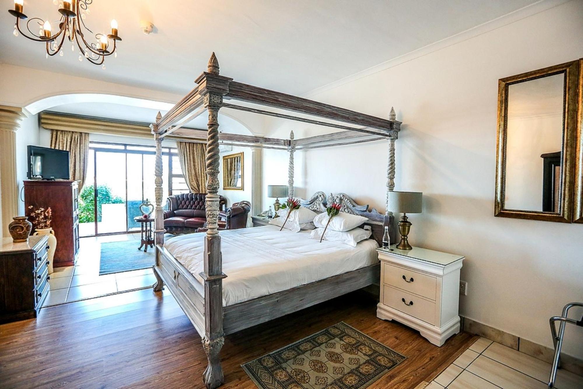 Honeymoon Suite with Partial Sea View