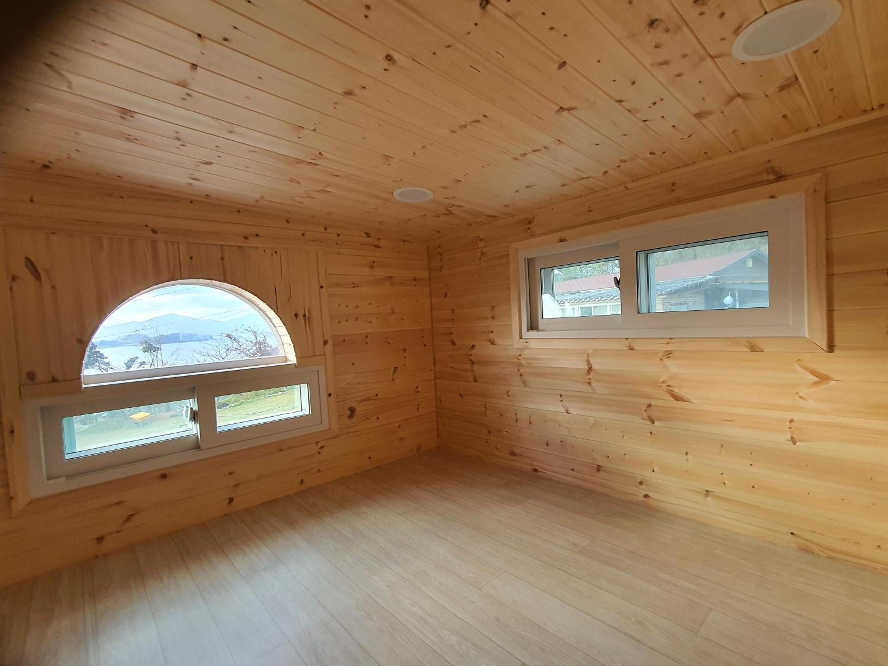 Family Room with Balcony photo 1
