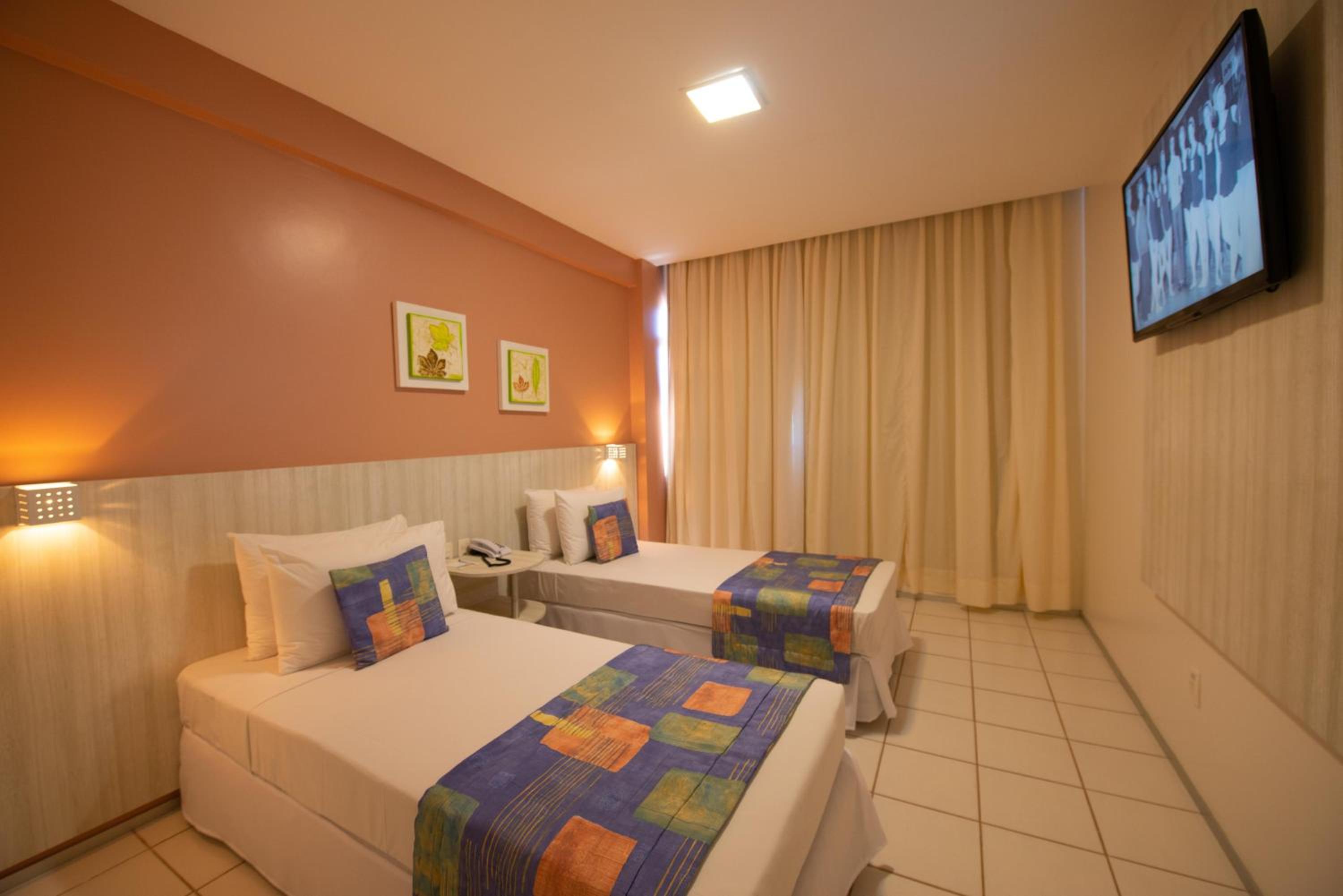 Standard Twin Room - Photo 6
