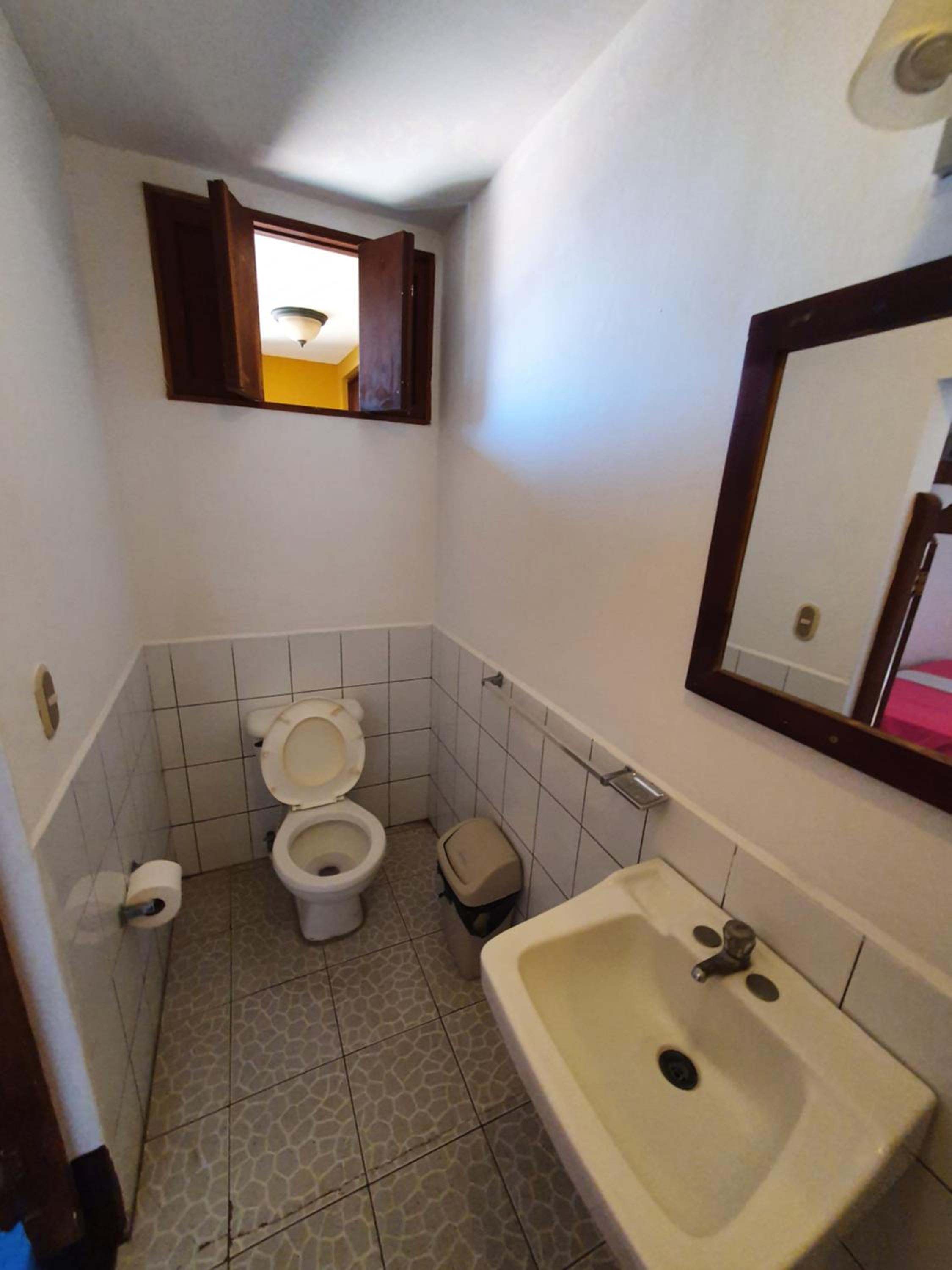 Family Room with Private Bathroom photo 2
