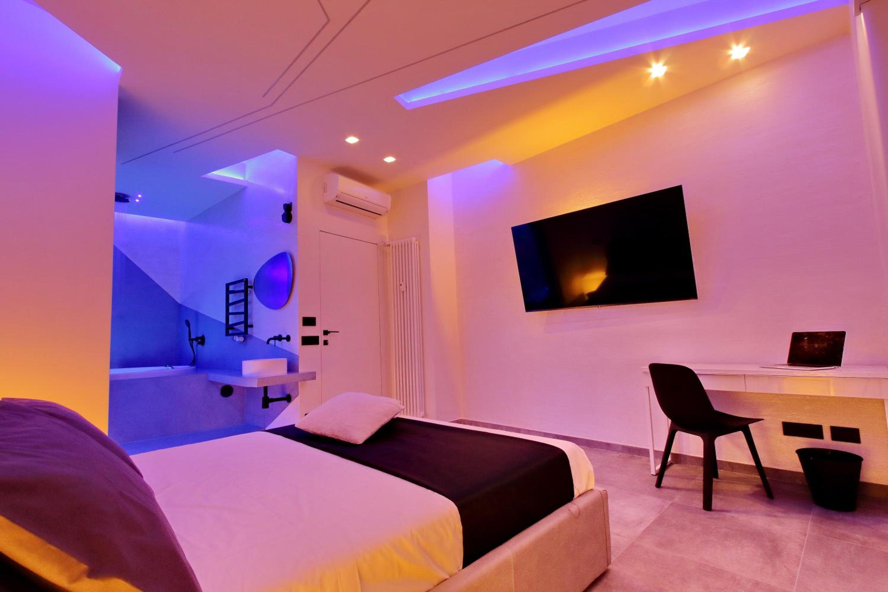 Two-Bedroom Apartment with Spa Bath