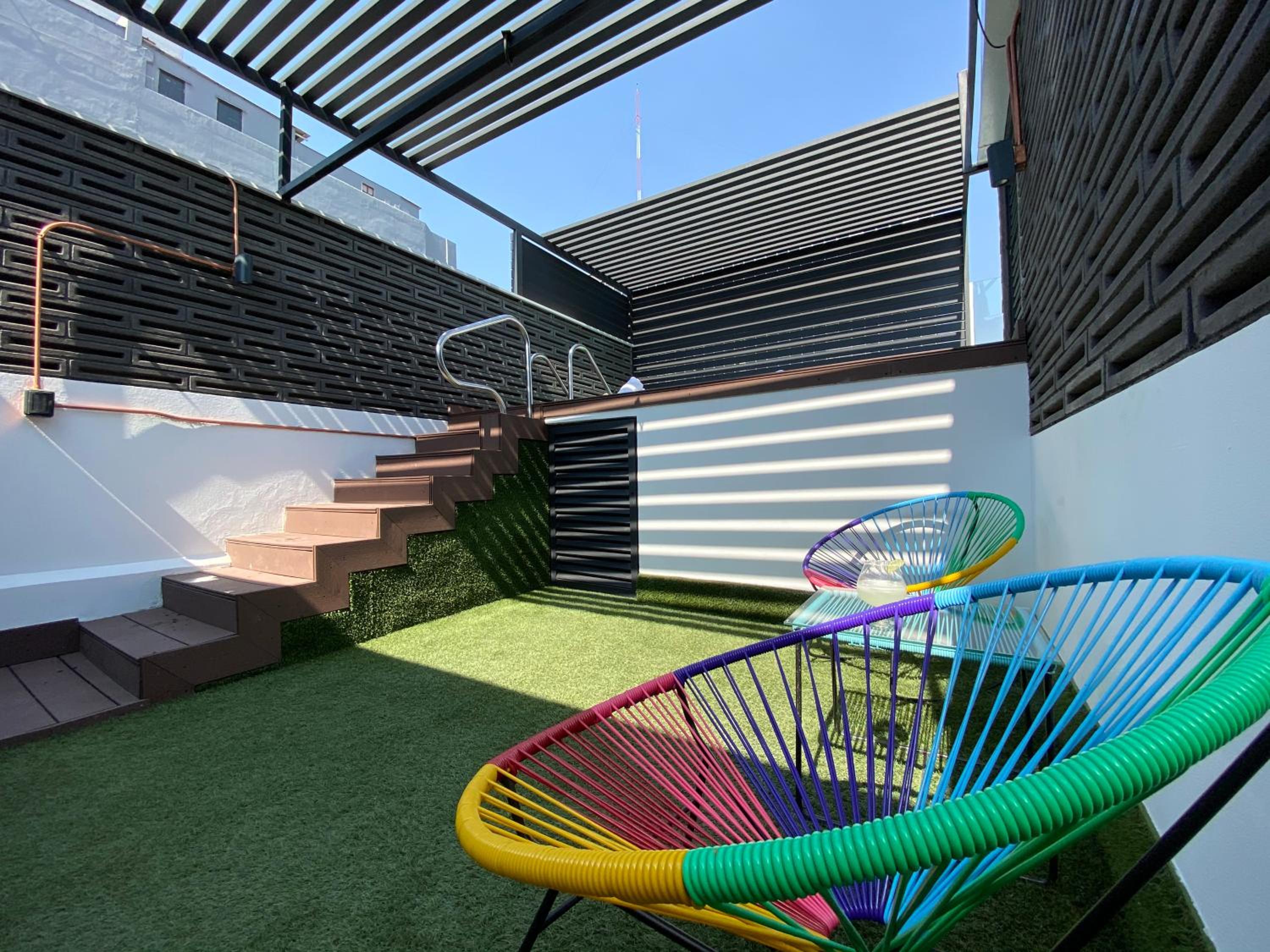 Suite with Private Pool - Photo 9