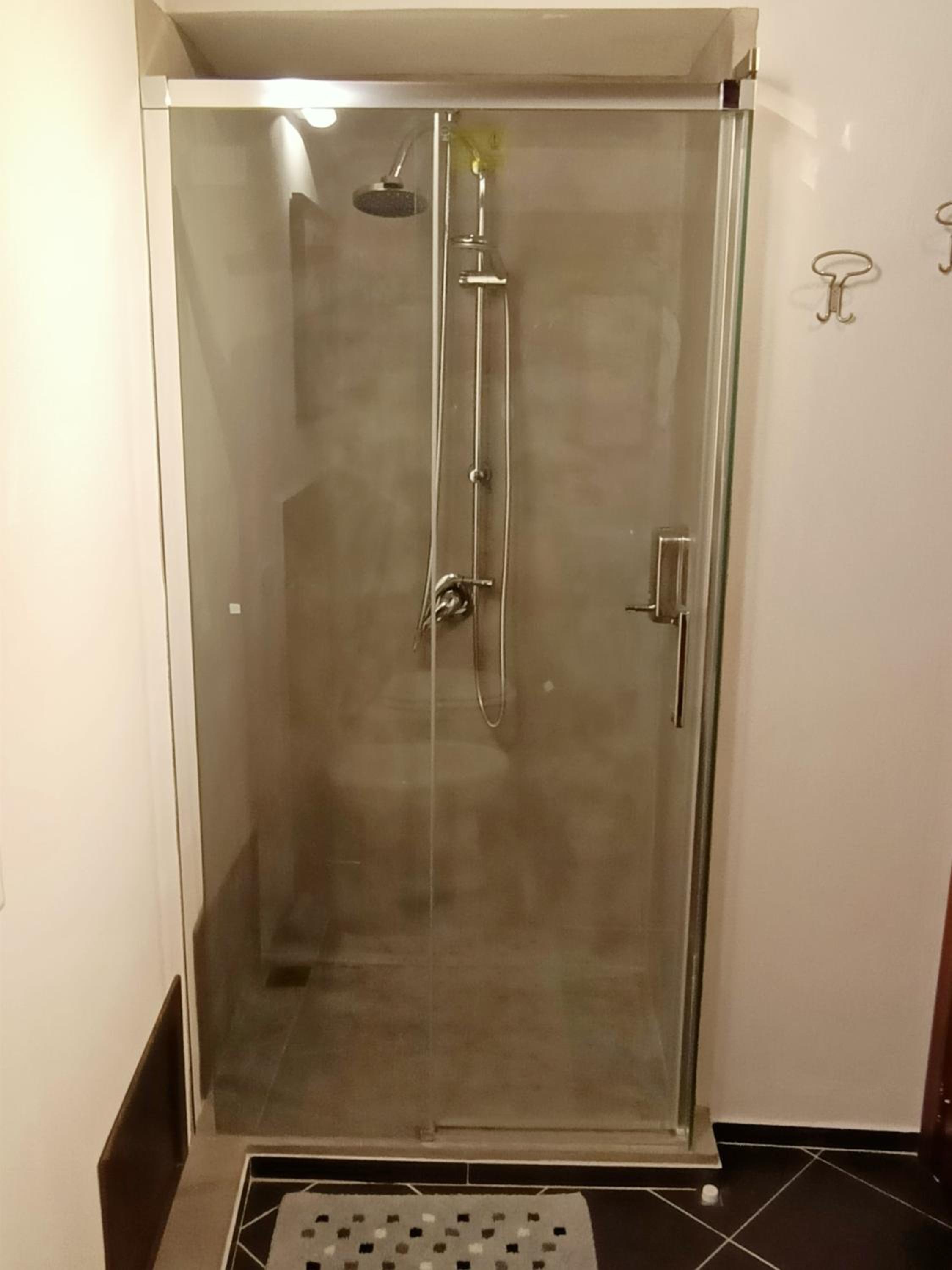 Deluxe Room (2 Adults + 1 Child) - Photo 8