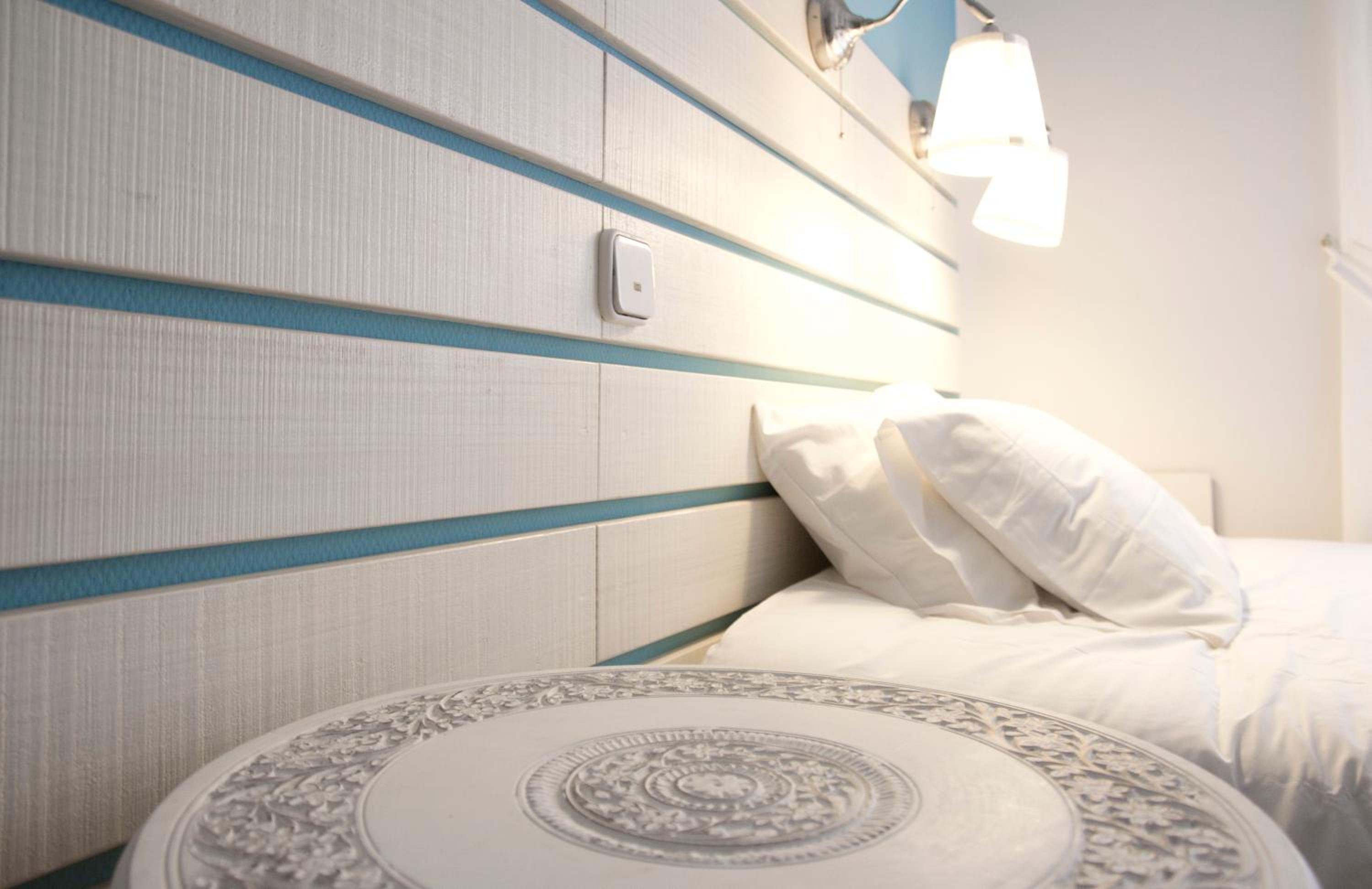 Habitación individual pequeña con baño privado