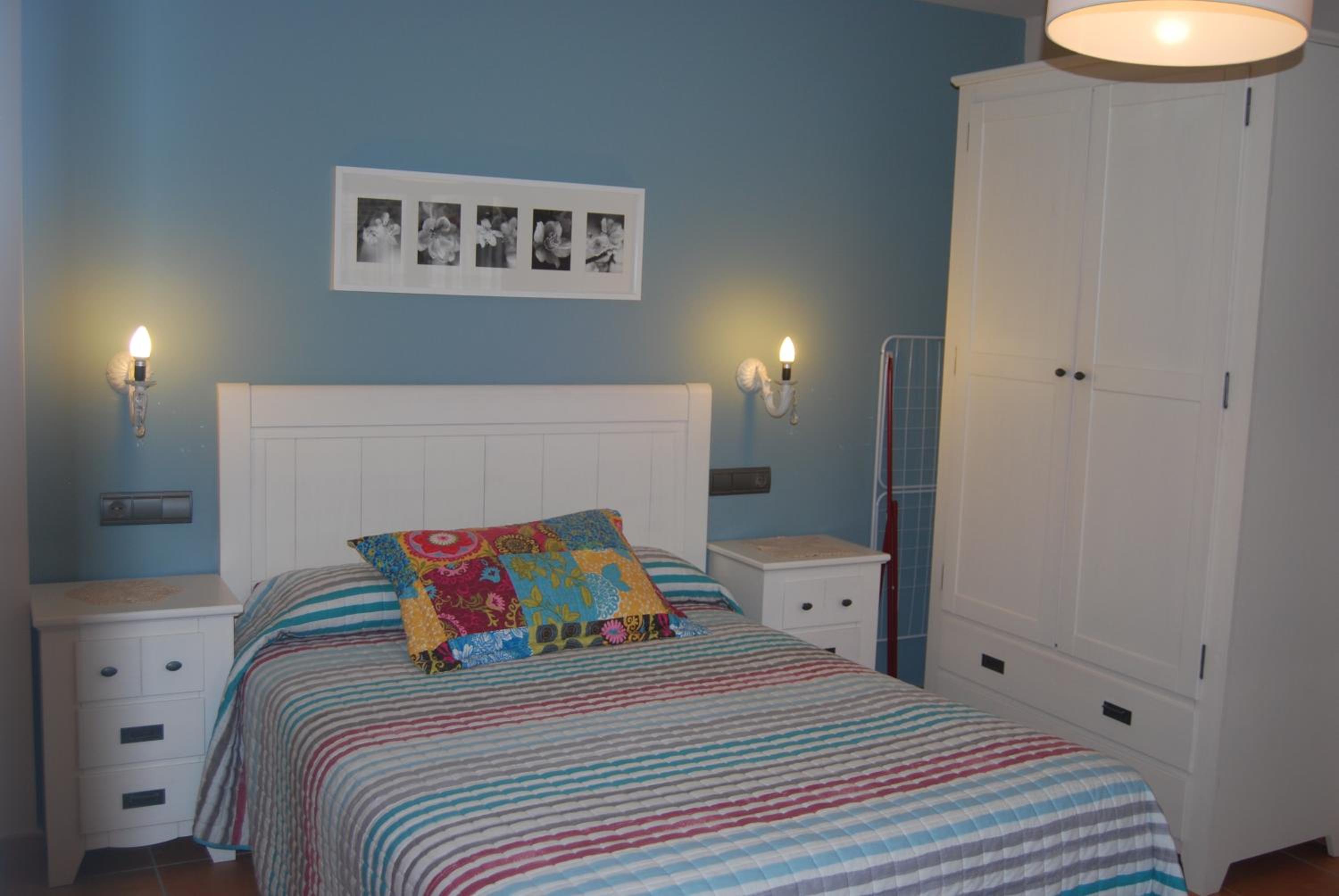 One-Bedroom Apartment - Photo 8