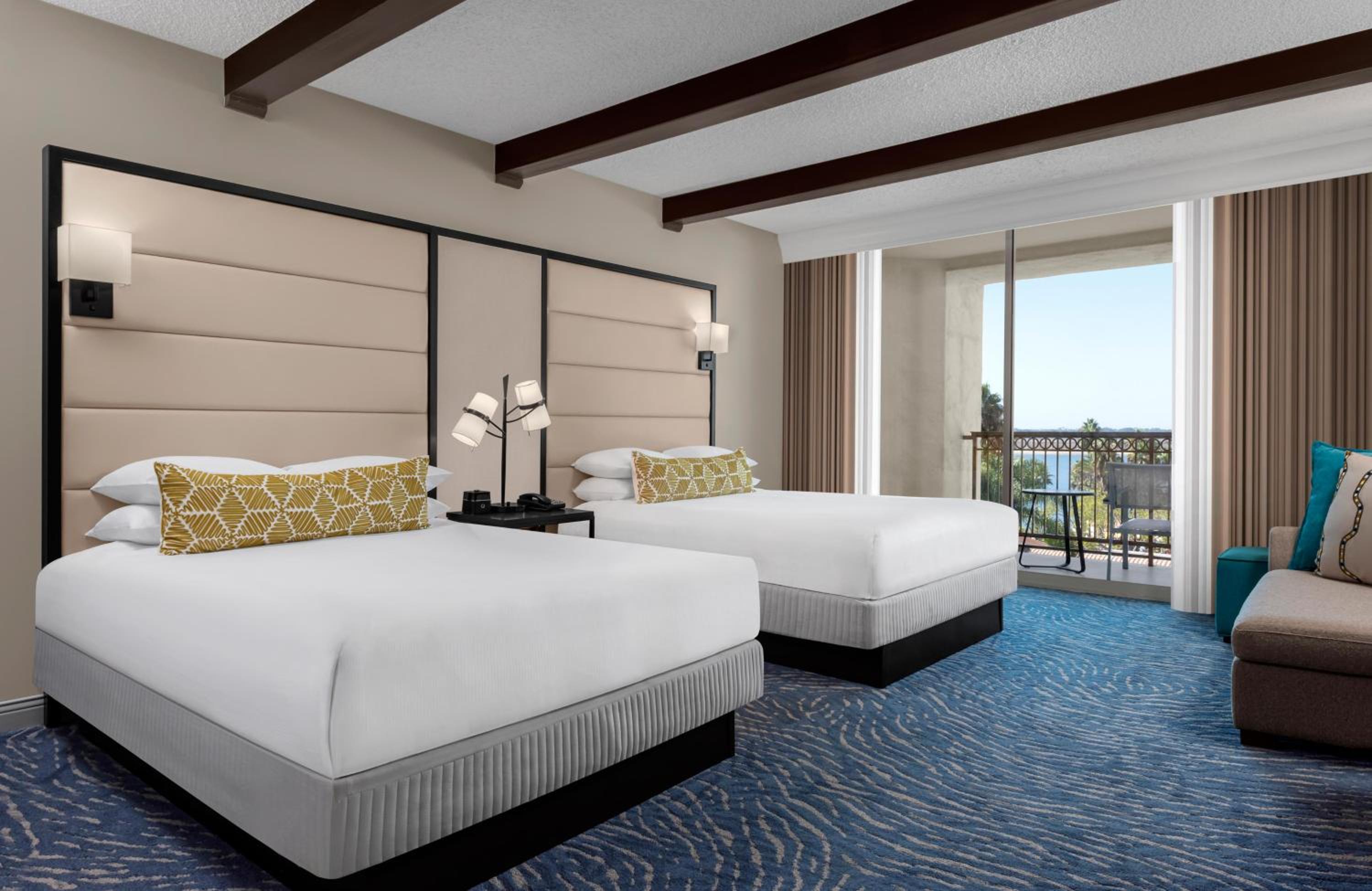 Deluxe Queen Room with Two Queen Beds photo 1