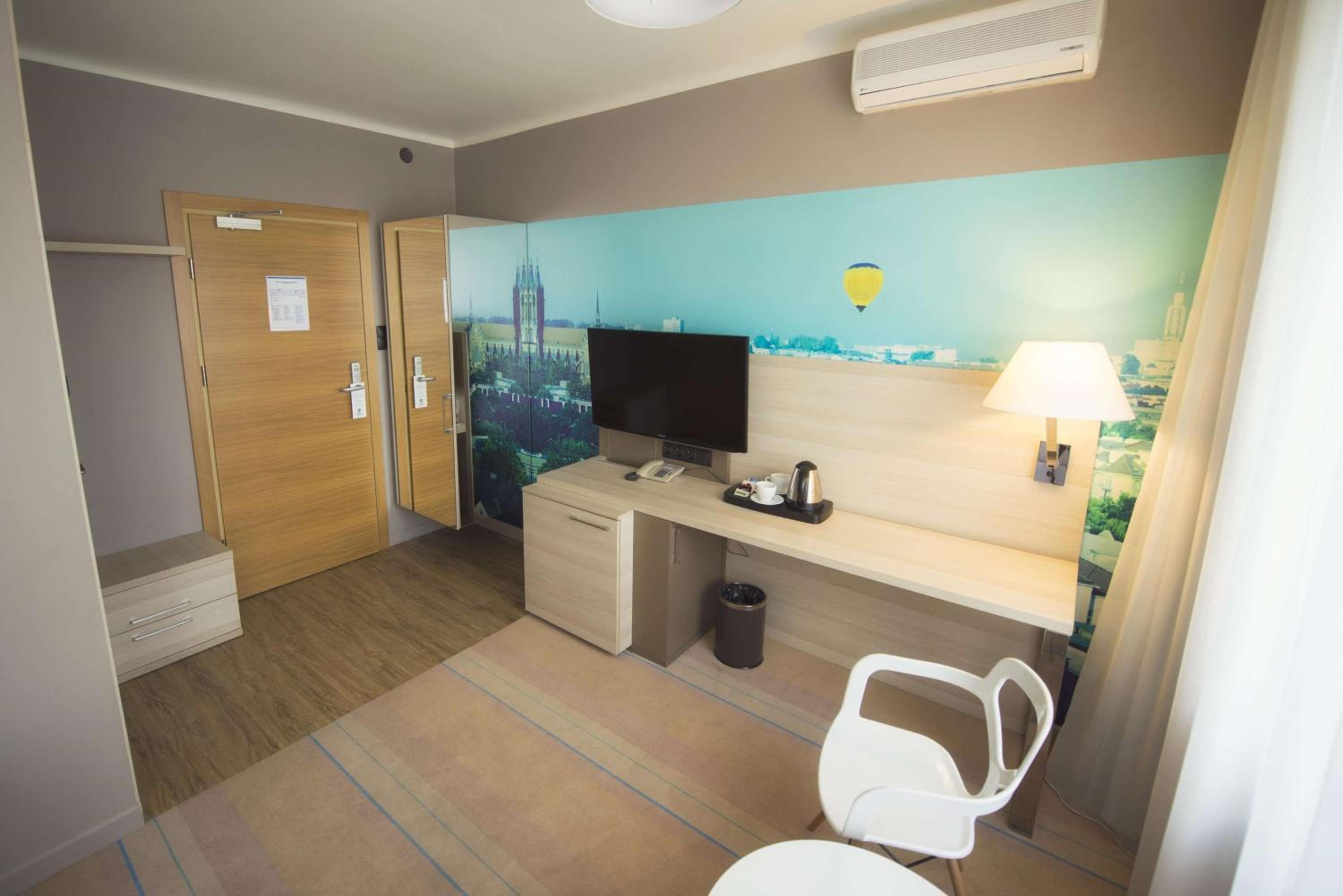 Standard twin room with access to the wellness and fitness area photo 2