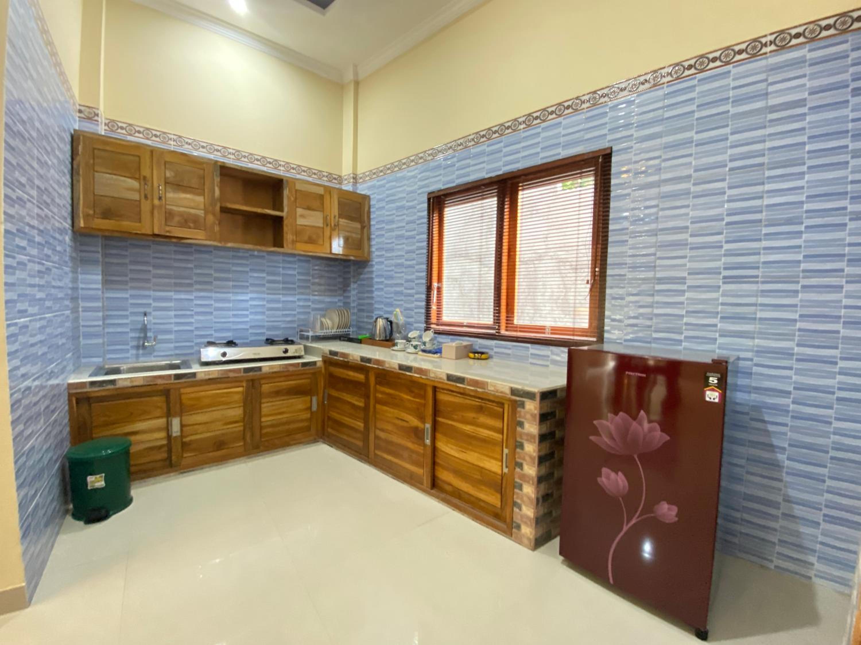 Family Room - Photo 2