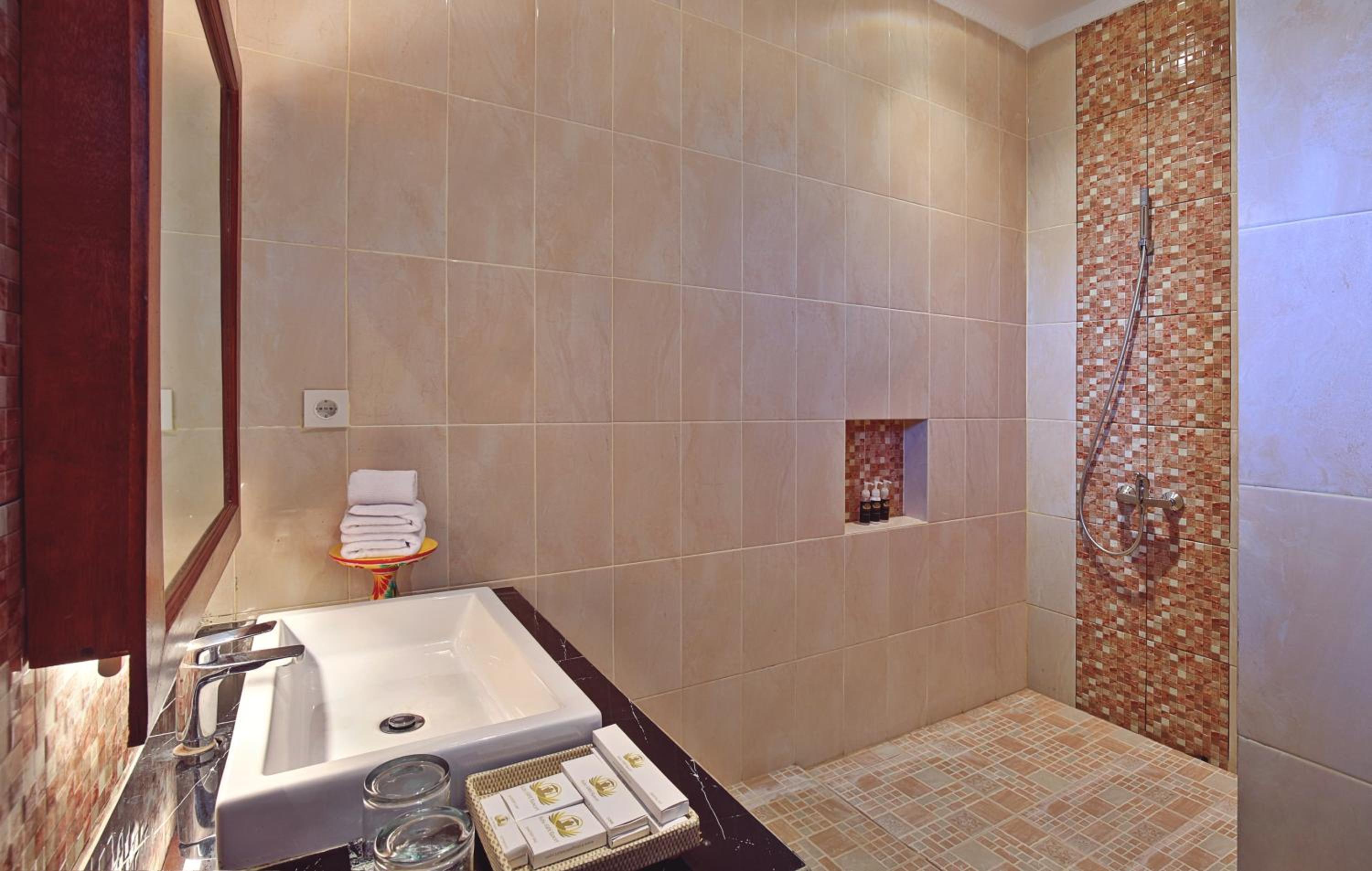 Suite with Balcony - Photo 8