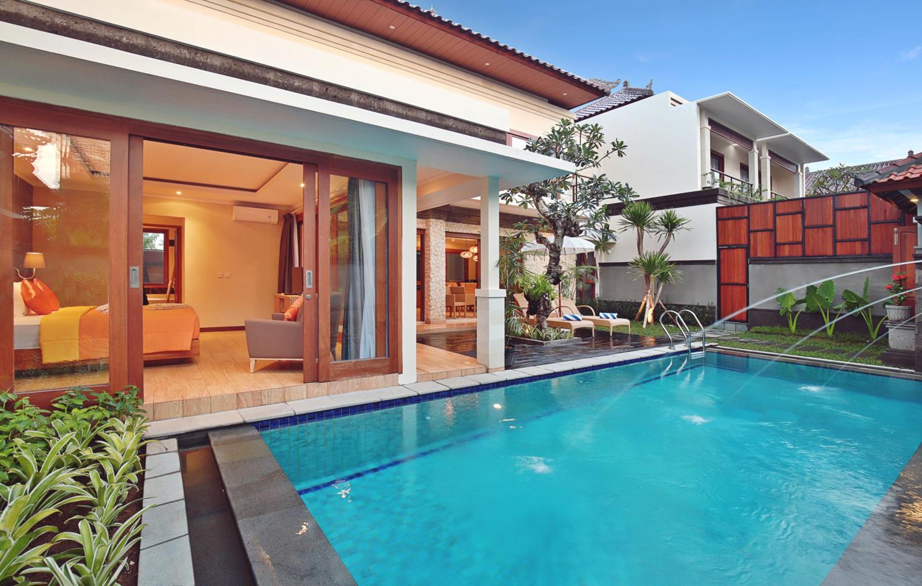 Three-Bedroom Villa - Photo 1