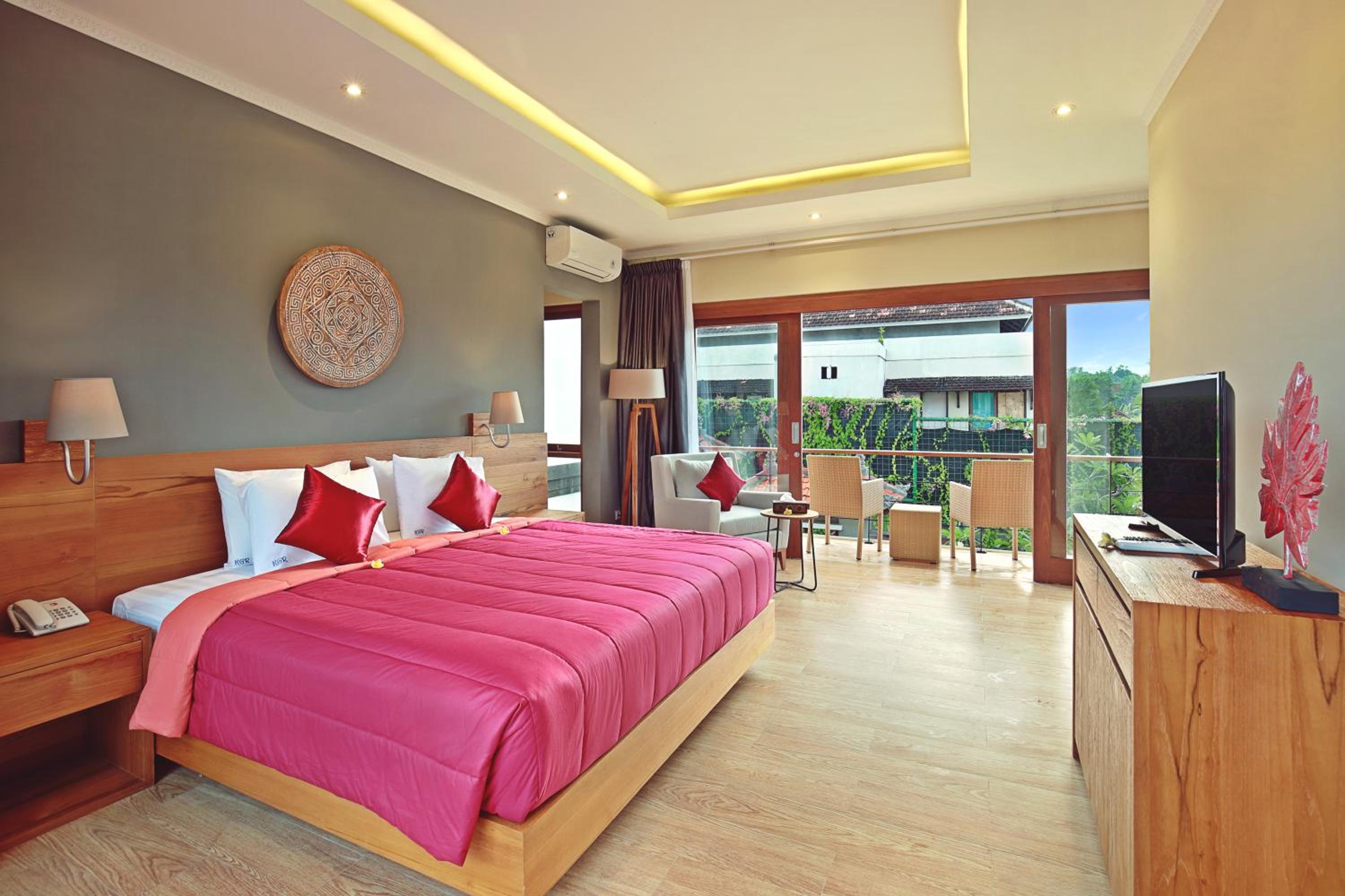 Three-Bedroom Villa - Photo 16