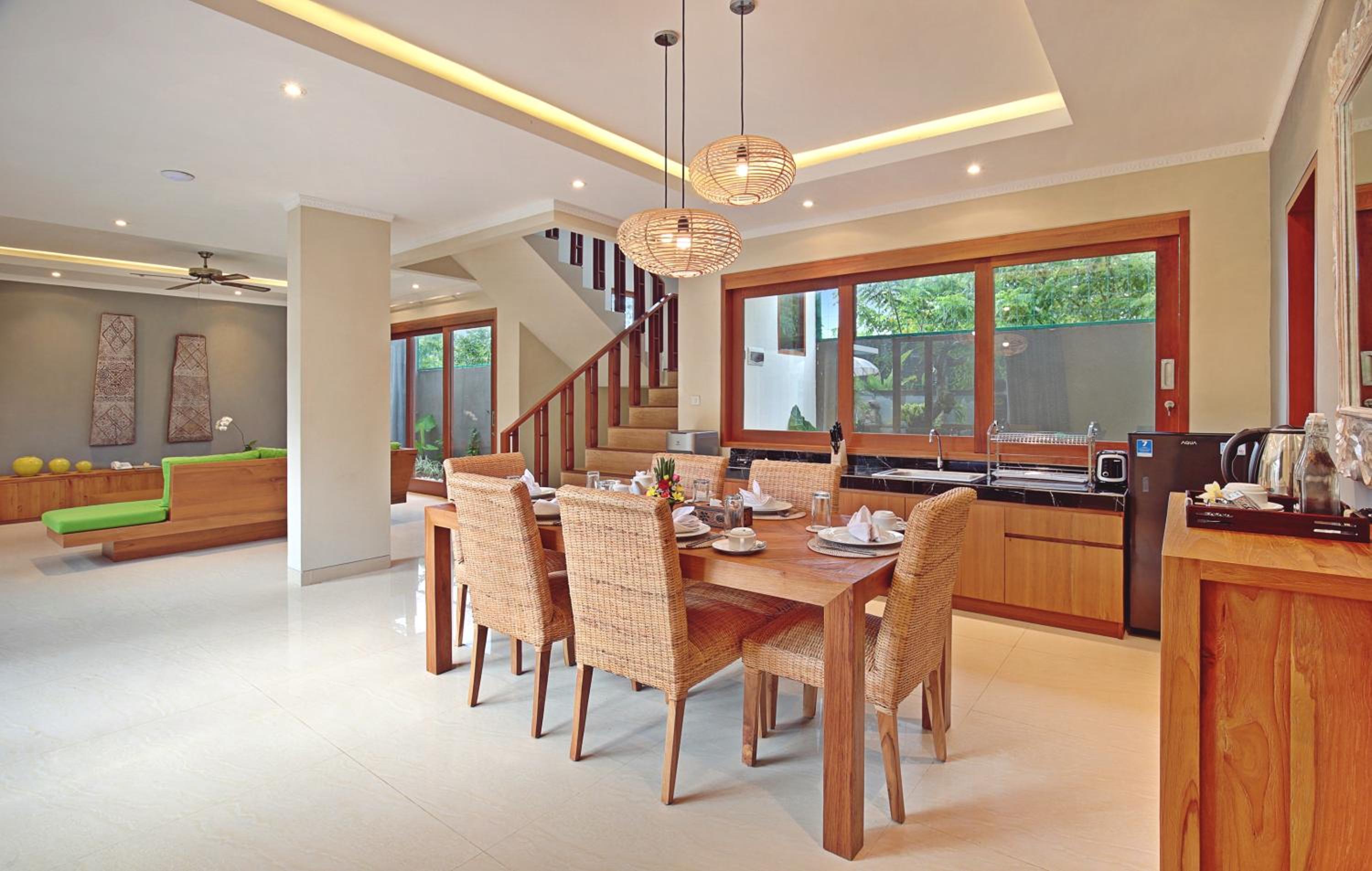 Three-Bedroom Villa - Photo 4