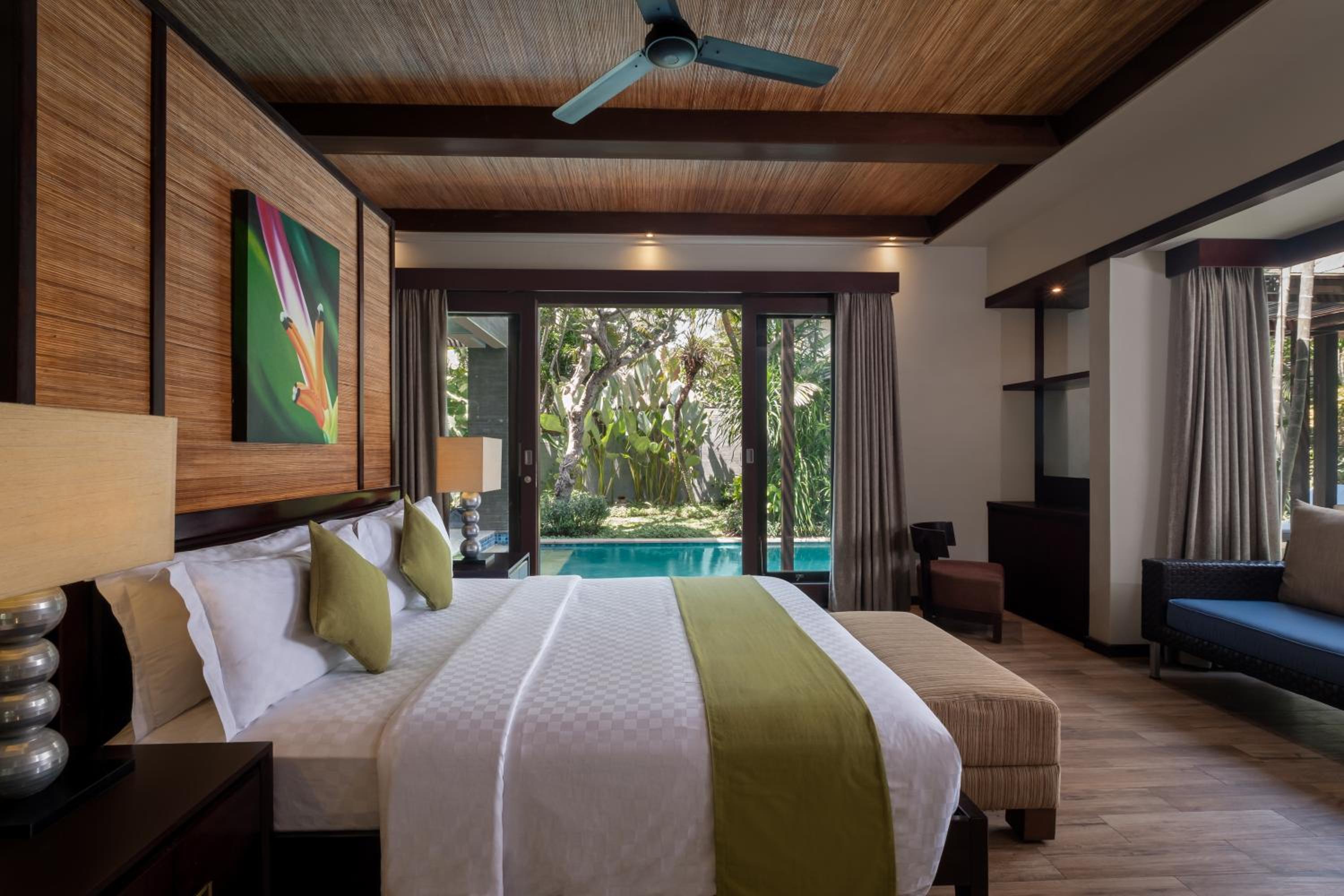 Three-Bedroom Villa with Private Pool - Photo 24