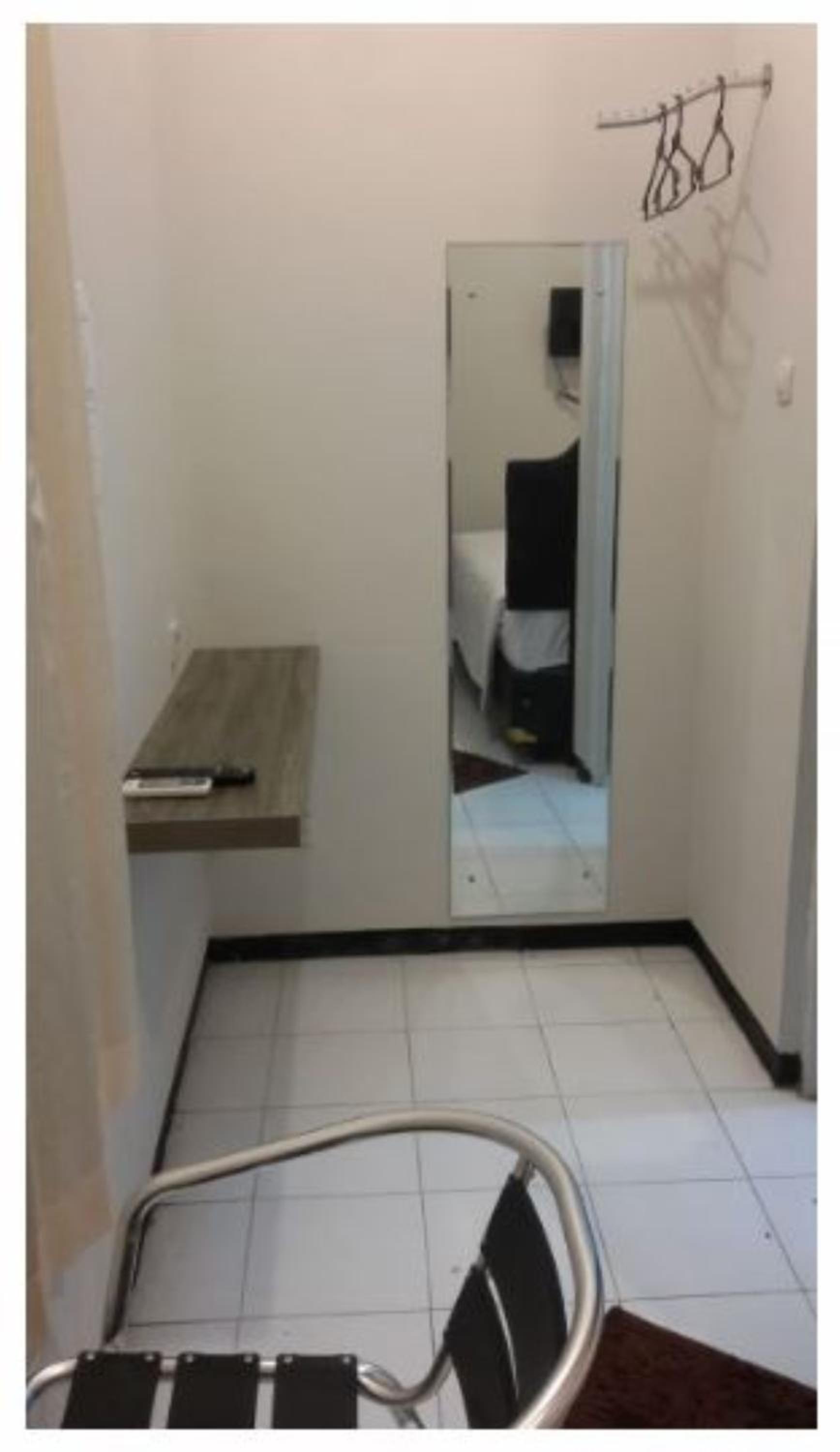 Standard Twin Room - Photo 9