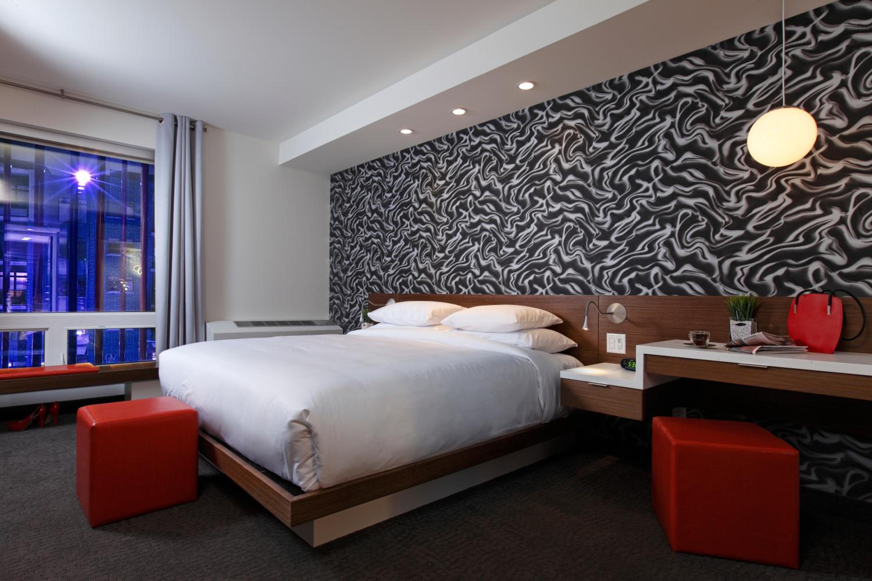 King Room with City View - Upper Level