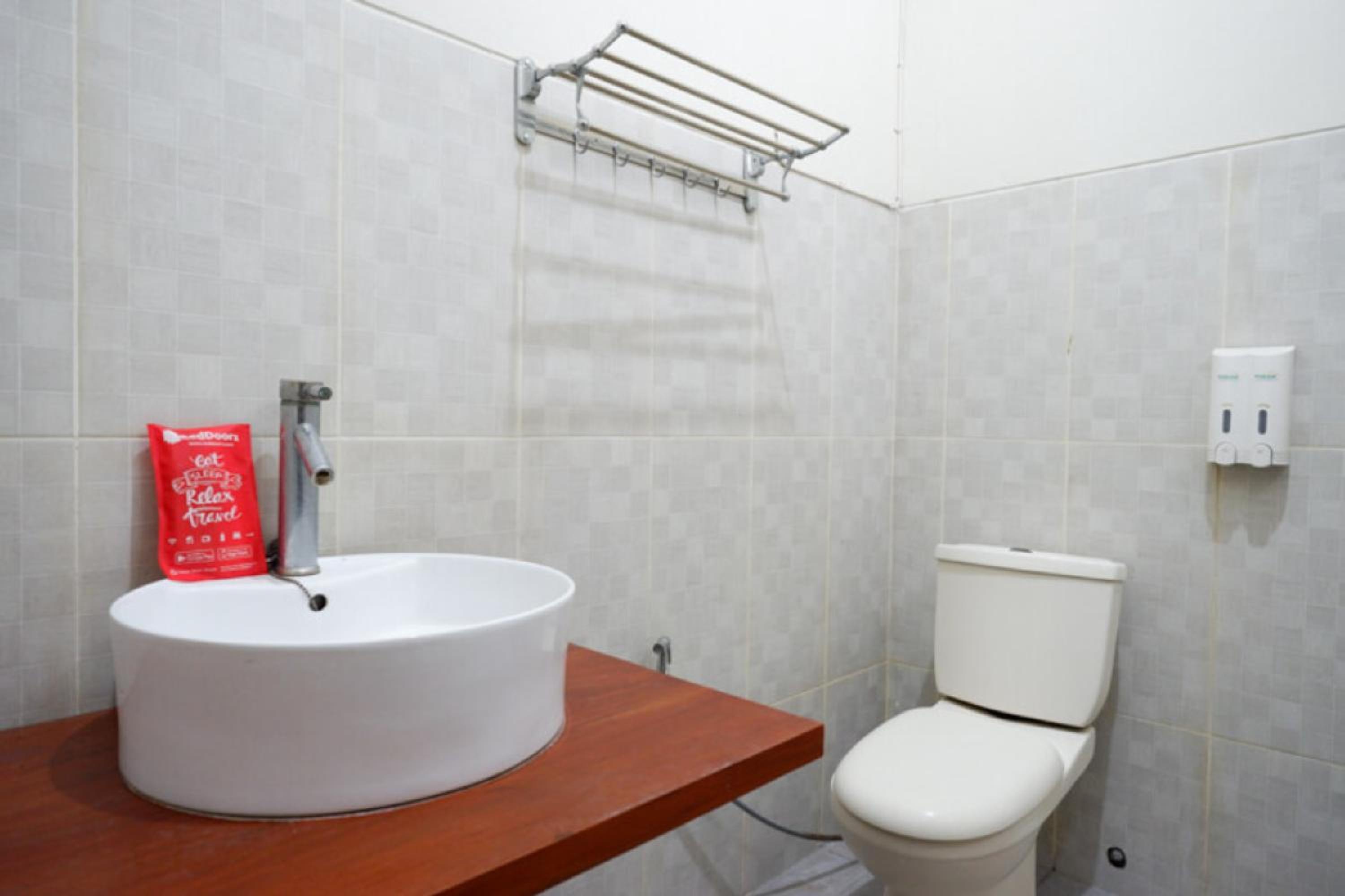 Double Room - Photo 5