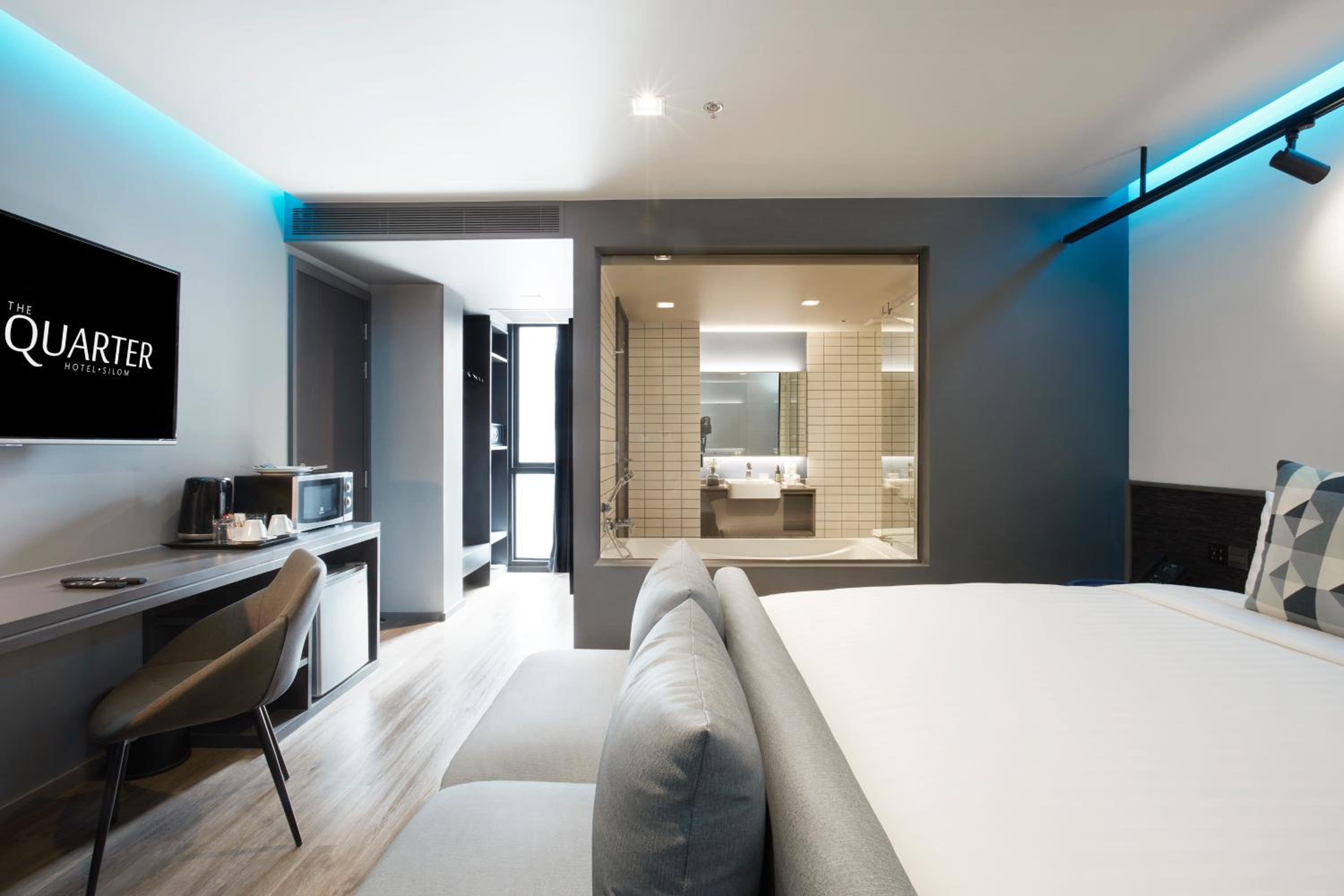 Deluxe Double Room with Bath photo 2