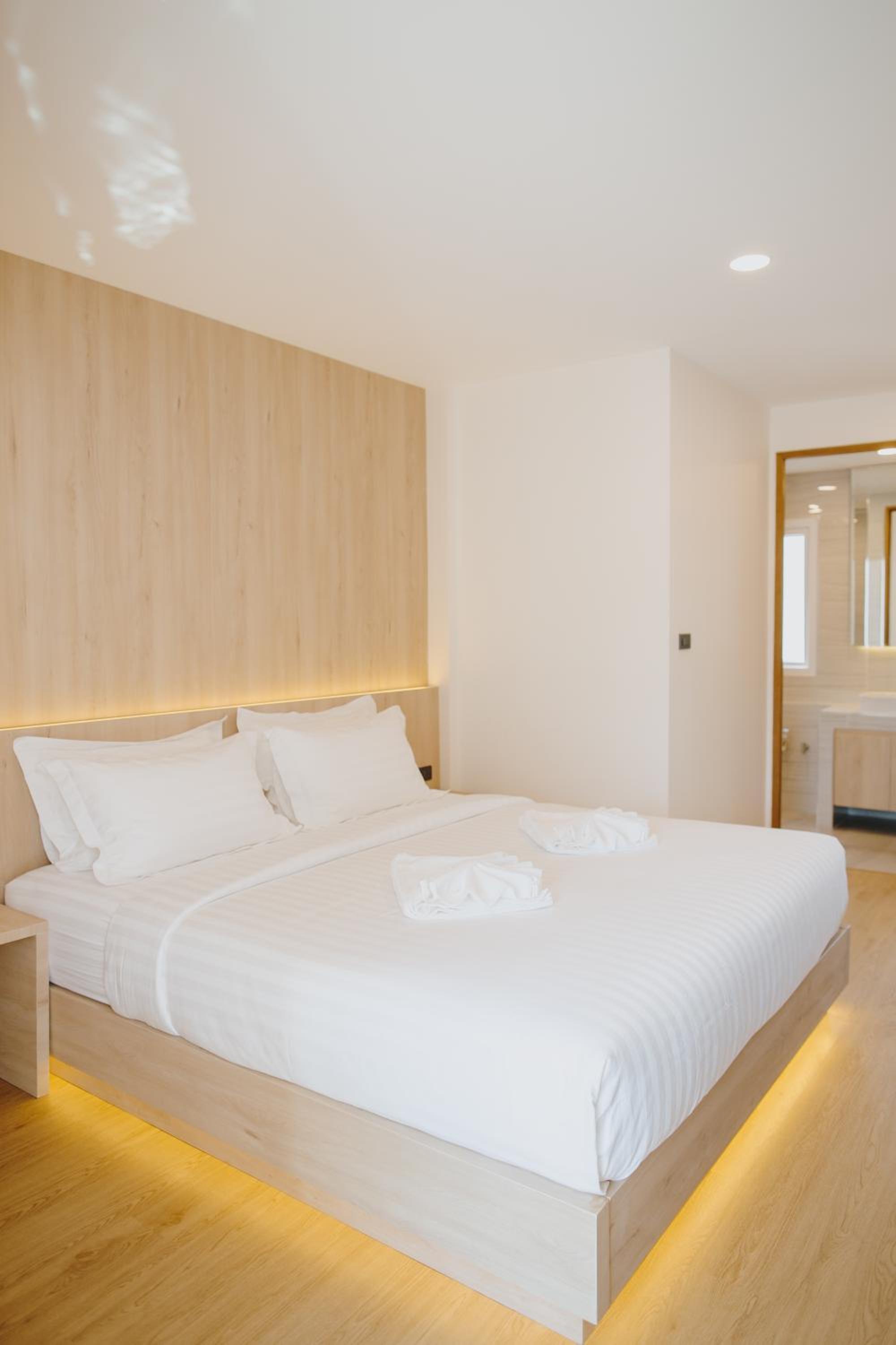 Superior Double Room - Photo 11