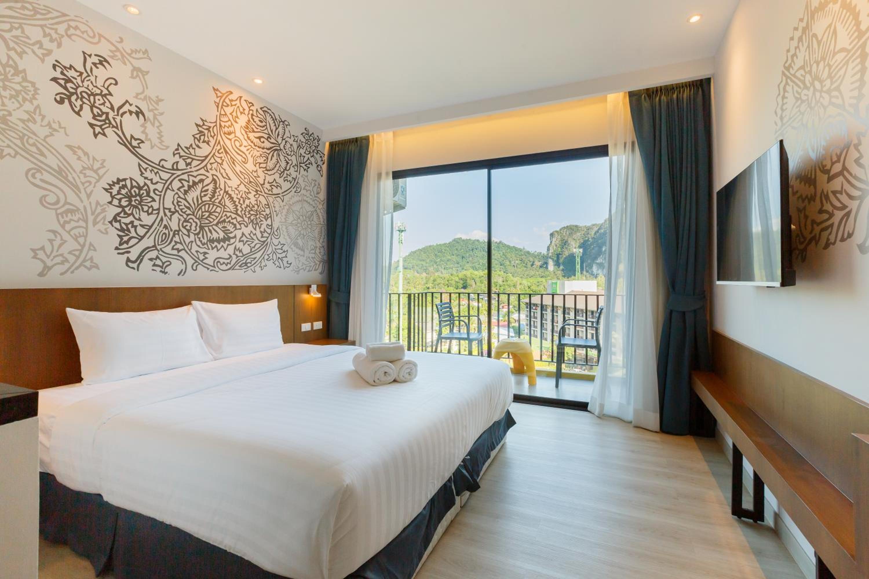 King Room with Balcony - Photo 1