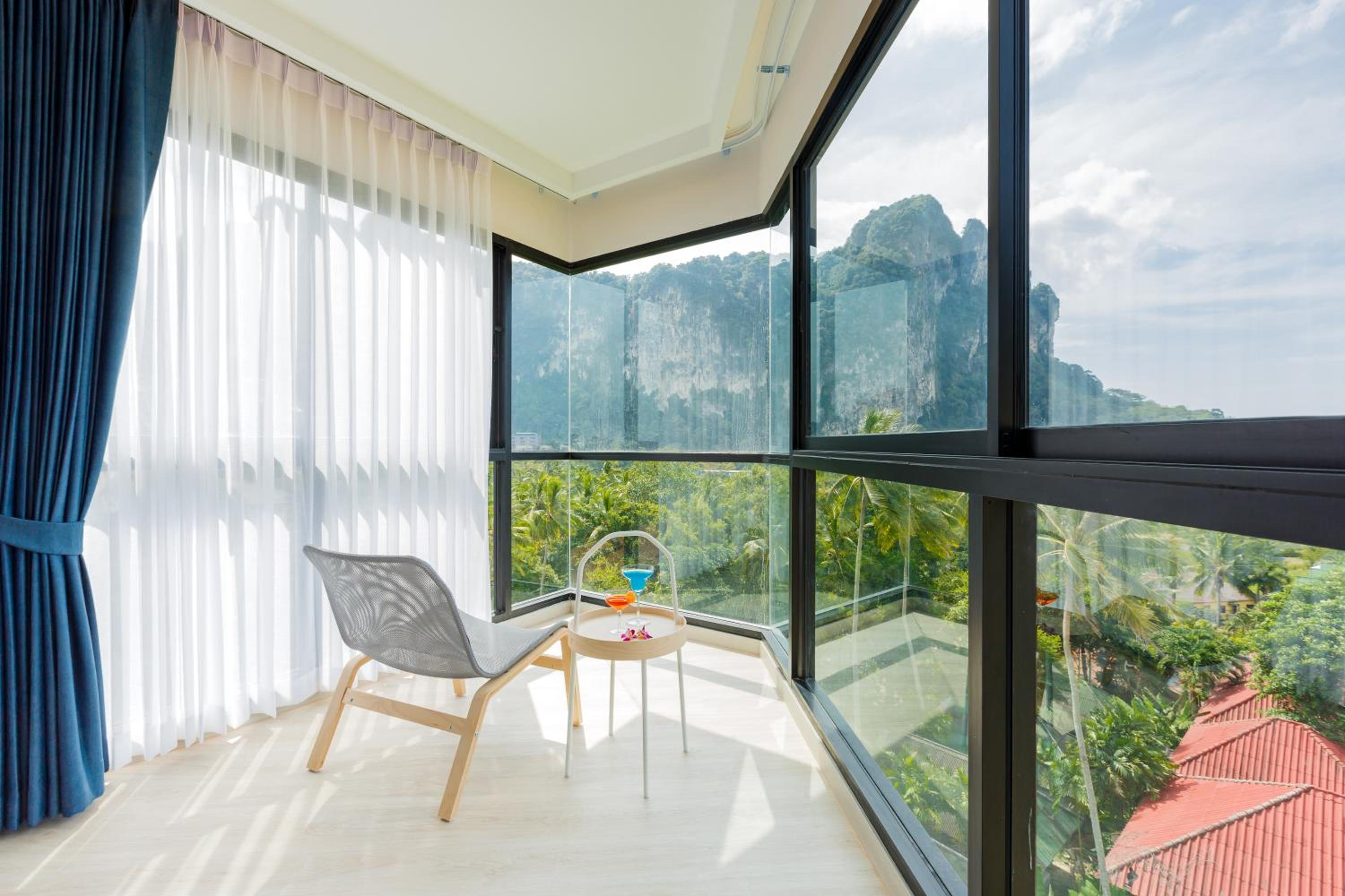 King Room with Mountain View - Photo 3