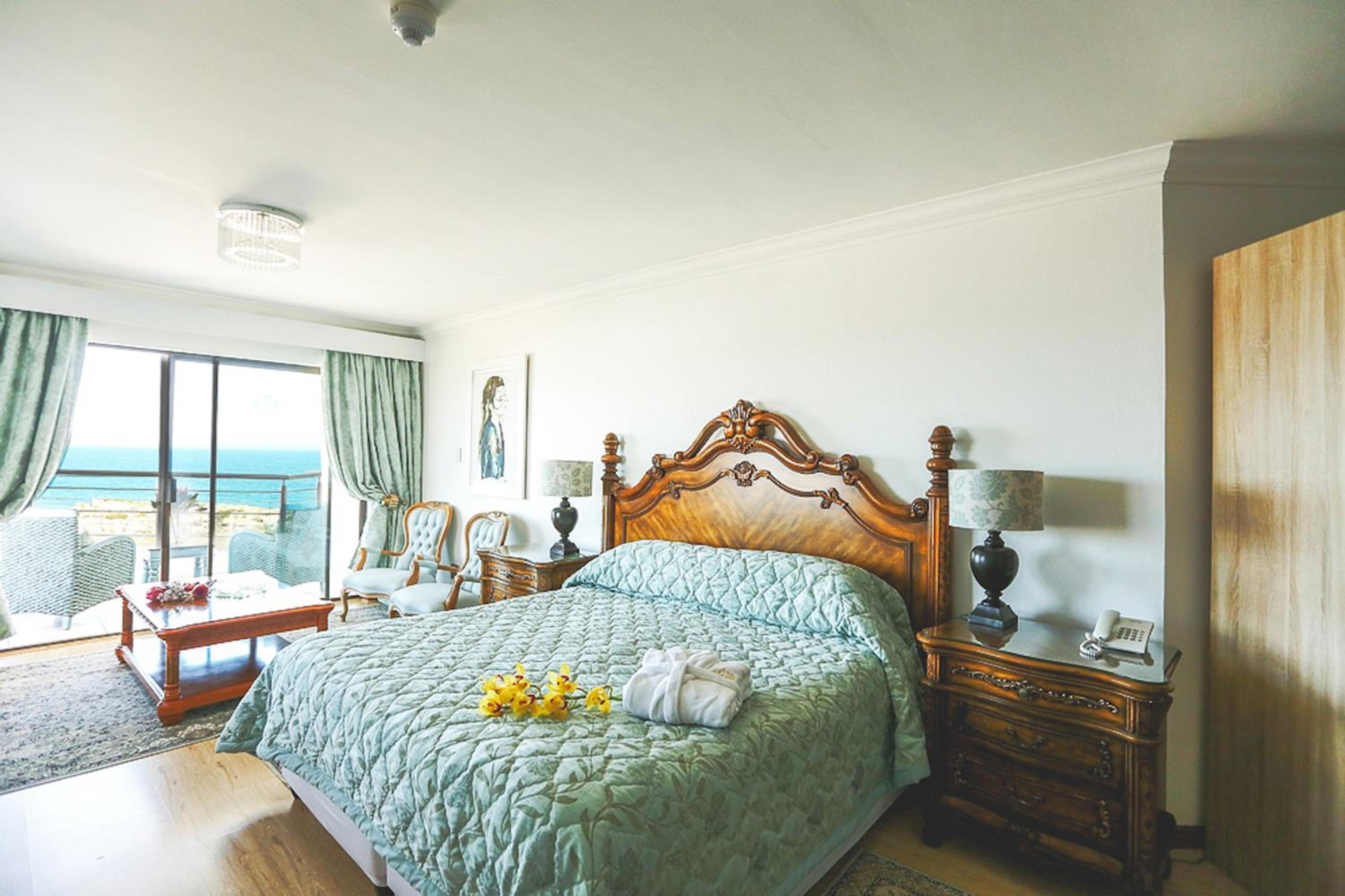 Honeymoon Suite